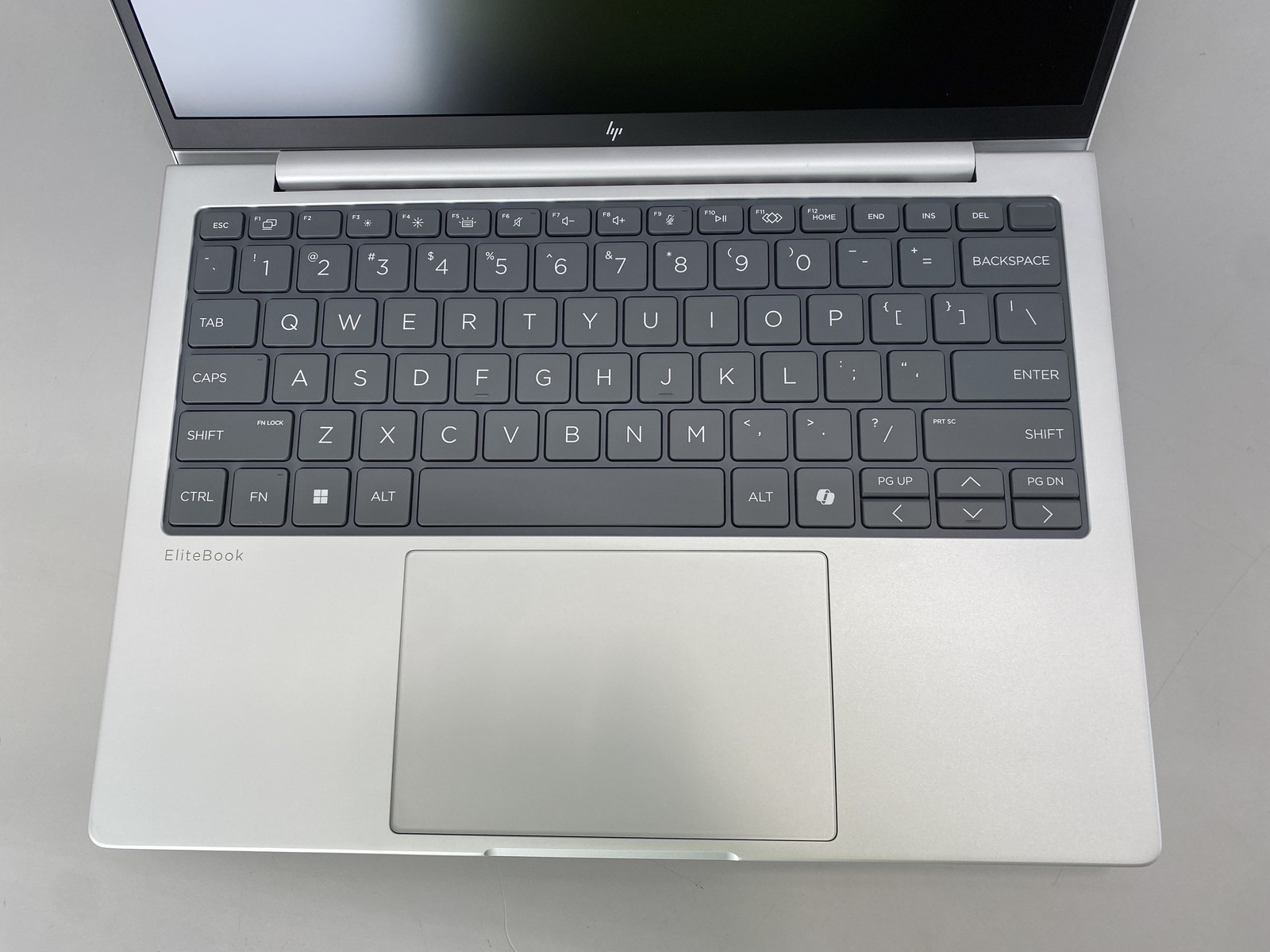 HP Laptop EliteBook 8 G1A 13 AI 13.3″ AMD Ryzen 5 230 256GB- Silver