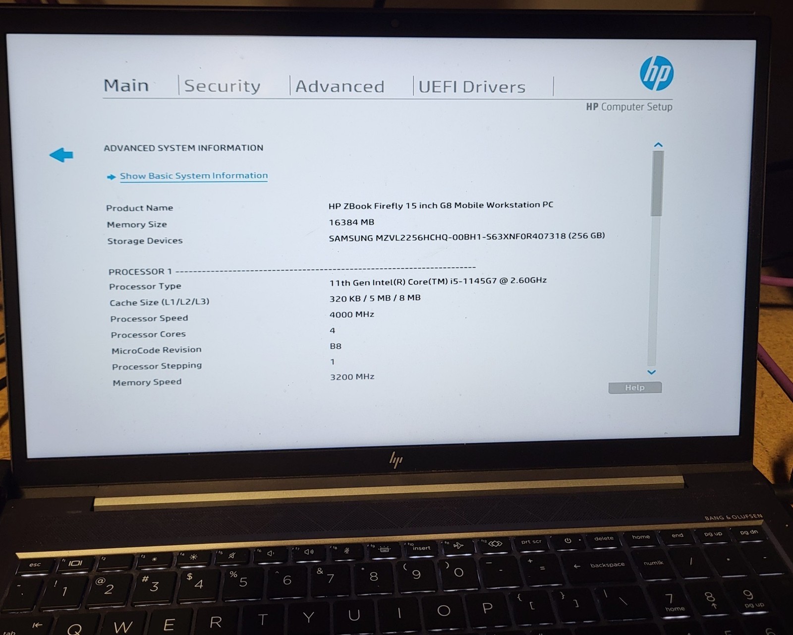 Scratched LCD HP ZBook Firefly 15 G8 Intel i5-1145G7 2.6GHz 16GB 256GB T500 GPU