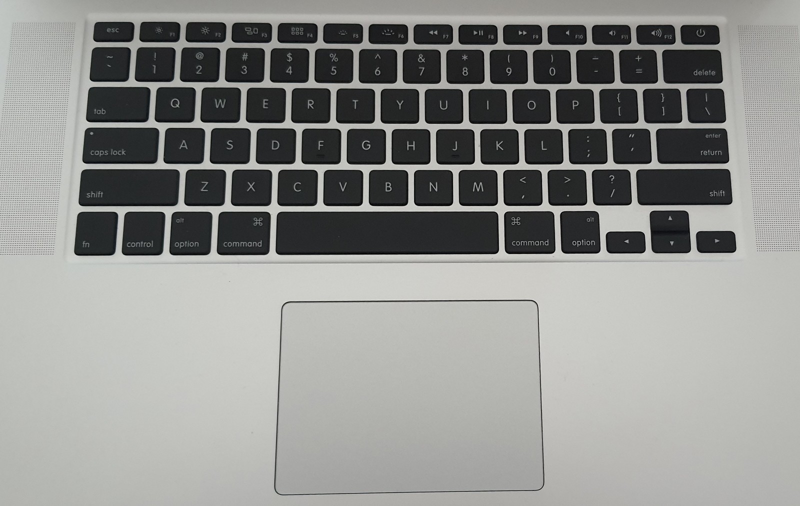 Macbook PRO A1398 15″ Retina I7 2.5Ghz 16gb SSD M.2 500GB – MAC Sonoma 14.7.6