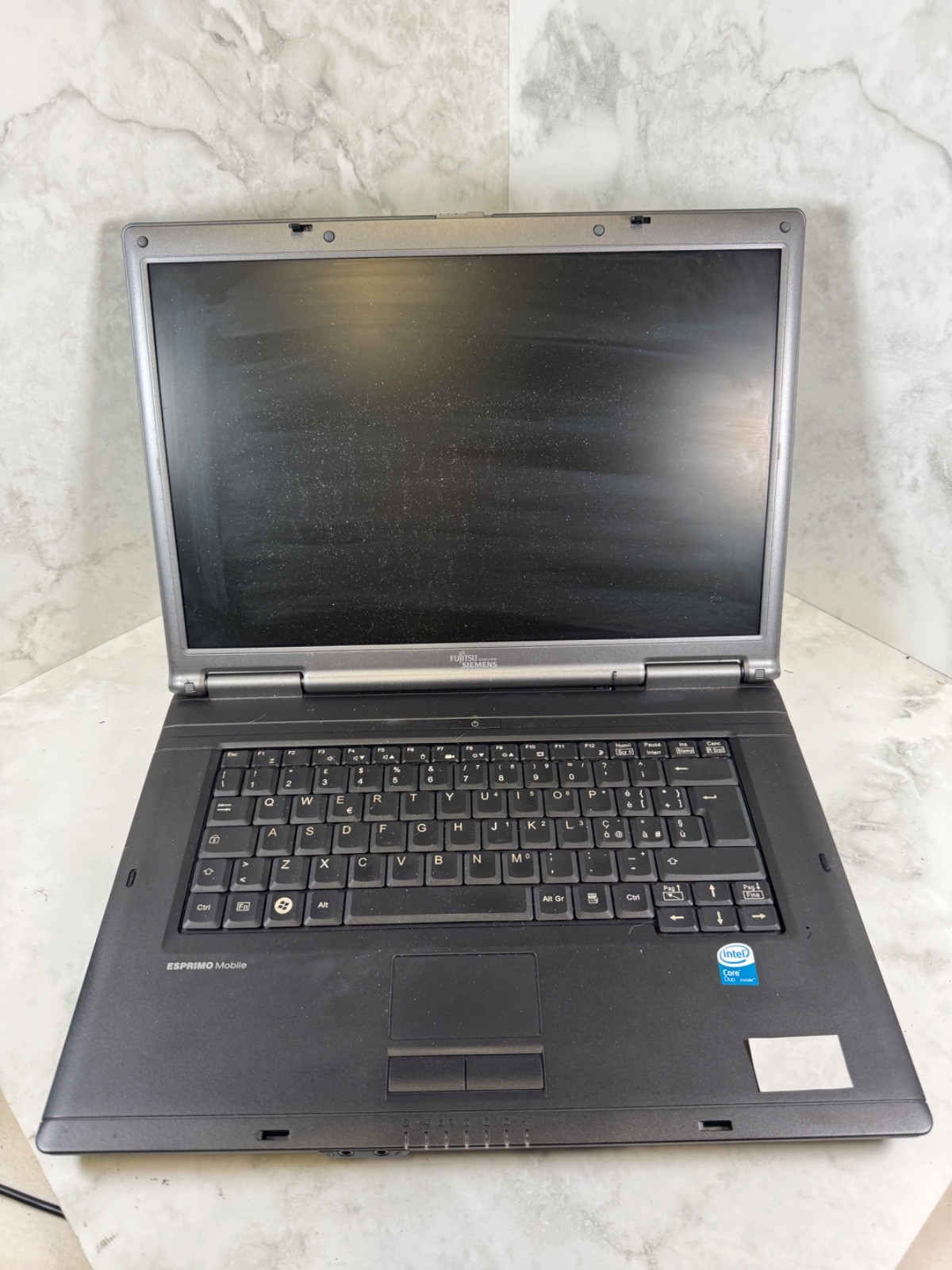 Fujitsu Siemens Esprimo Mobile V5515 – Intel Core Notebook