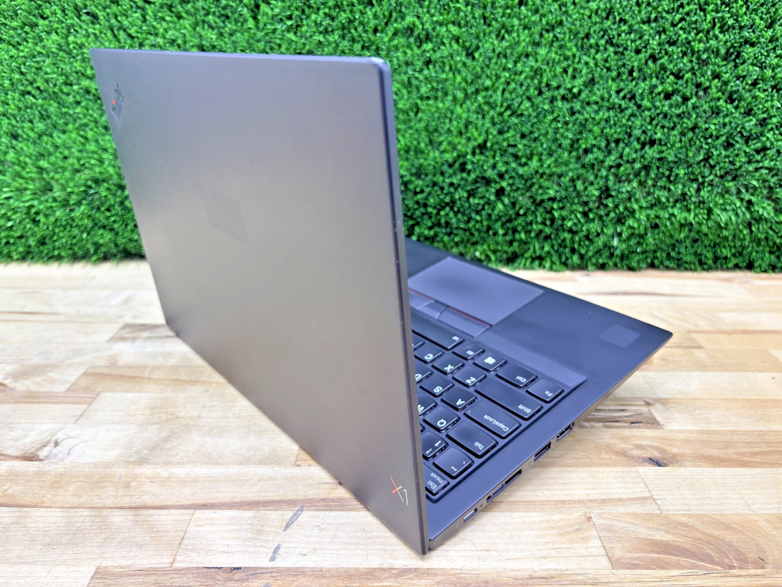 Lenovo ThinkPad X1 Carbon Gen 6 Intel i7-8th Gen 16GB RAM 256GB SSD Win 11 Pro*
