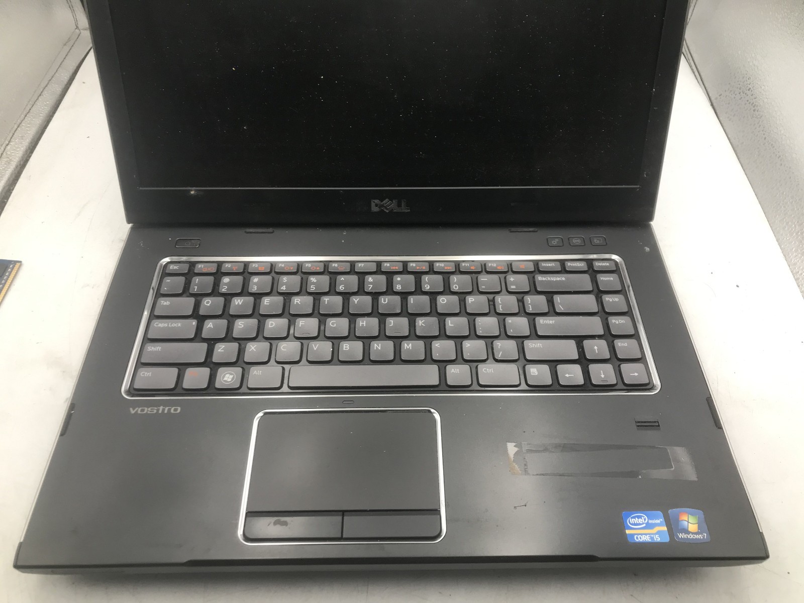 DELL VOSTRO 3550 – FOR PARTS – DAMAGED – INTEL I5 – NO RAM – NO HDD – 15″ = BB