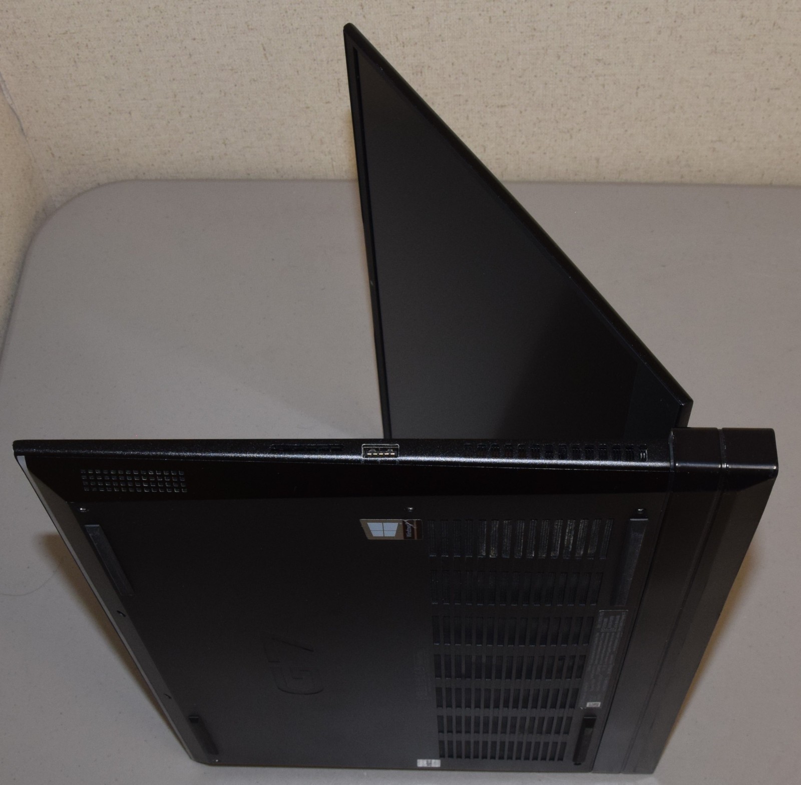 Dell G7 7500 15.6″ i7-10750H 6-Core 1TB NVMe SSD 32GB GeForce RTX 2070 RGB 144Hz