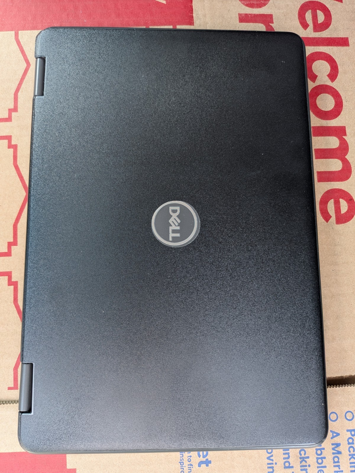 Dell Latitude 3190 2-in-1 Laptop LCD Touch Screen with charger