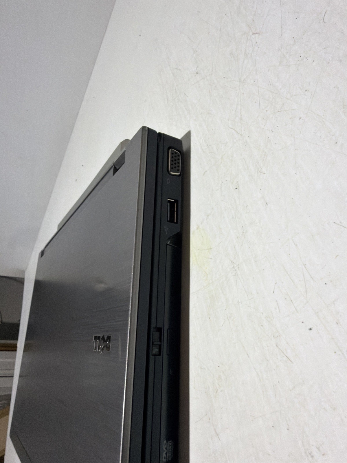 Dell Latitude E4310 14″ Laptop i5 M540 8gb Ram No Drives Boots Bios No P/S