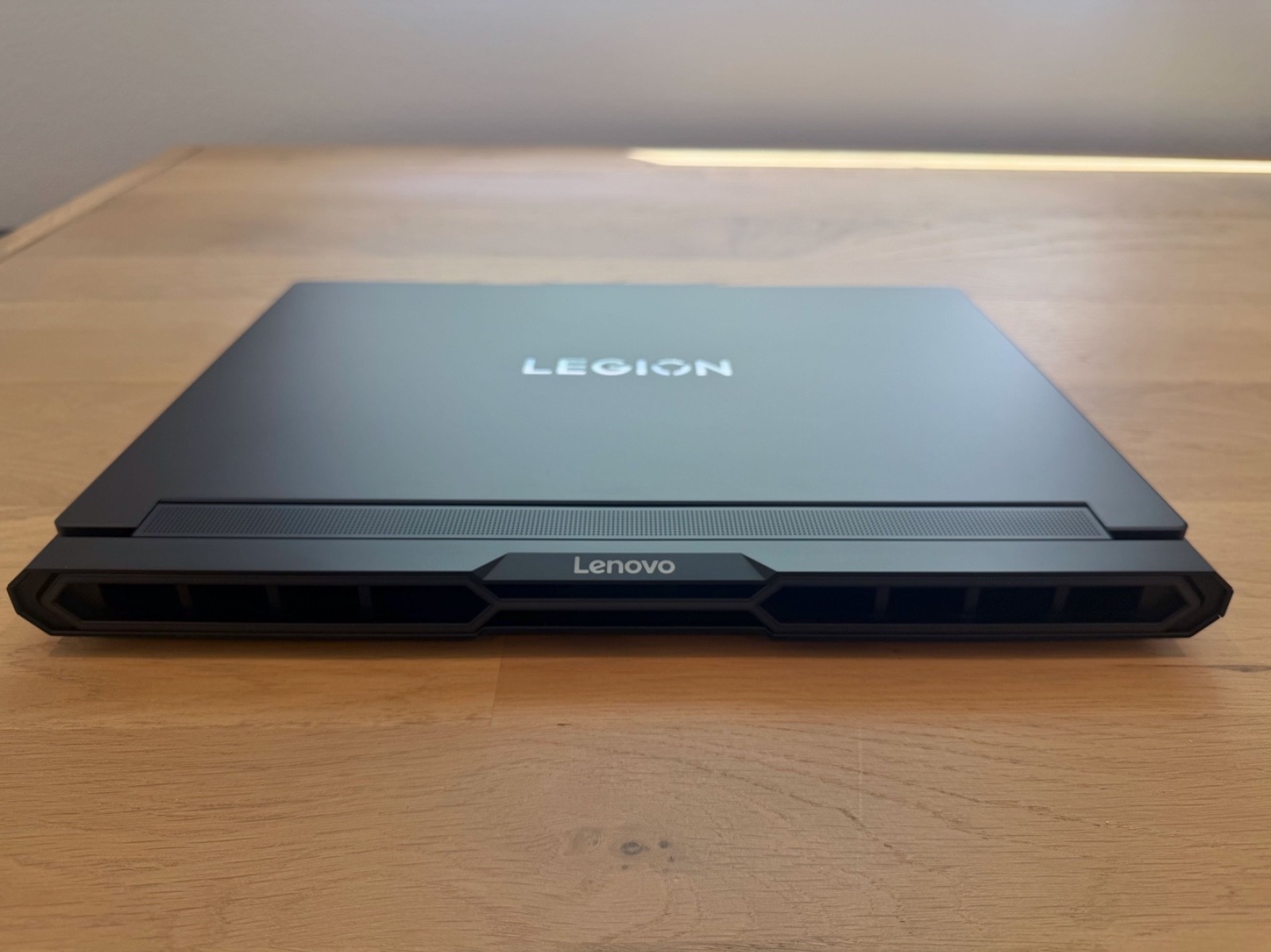 Lenovo Legion 7i RTX 5090 64GB 2TB 16″ Intel Ultra 9 (Mint Condition) Warranty