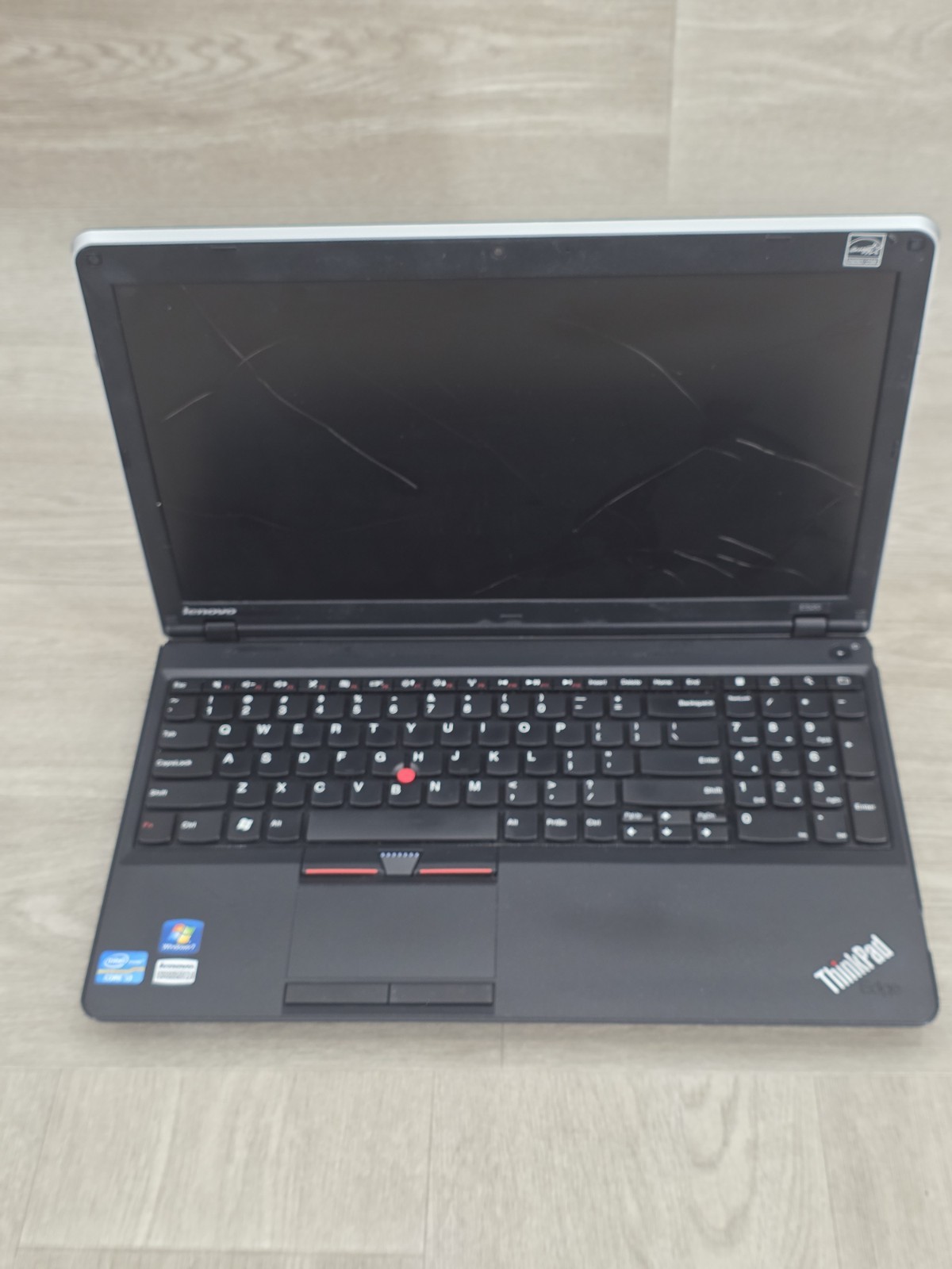 Lenovo ThinkPad Edge E520 15.6″Core i3 2.3GHz 4GB 500GB Broken Screen No Charger
