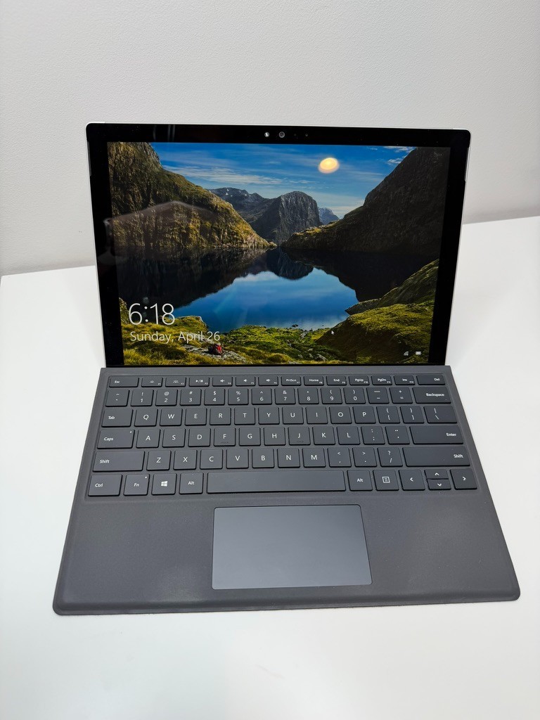 Microsoft Surface Pro 4 – i7 – 16GB RAM – 256GB + Dock + Ethernet Adapter Bundle