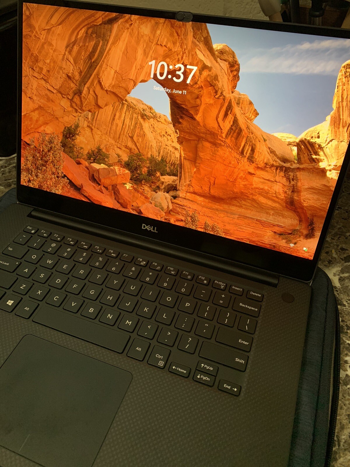Dell XPS 15 7590 15.6″ (1TB SSD, Intel Core i7 9th Gen., 2.60GHz, 32GB) Laptop