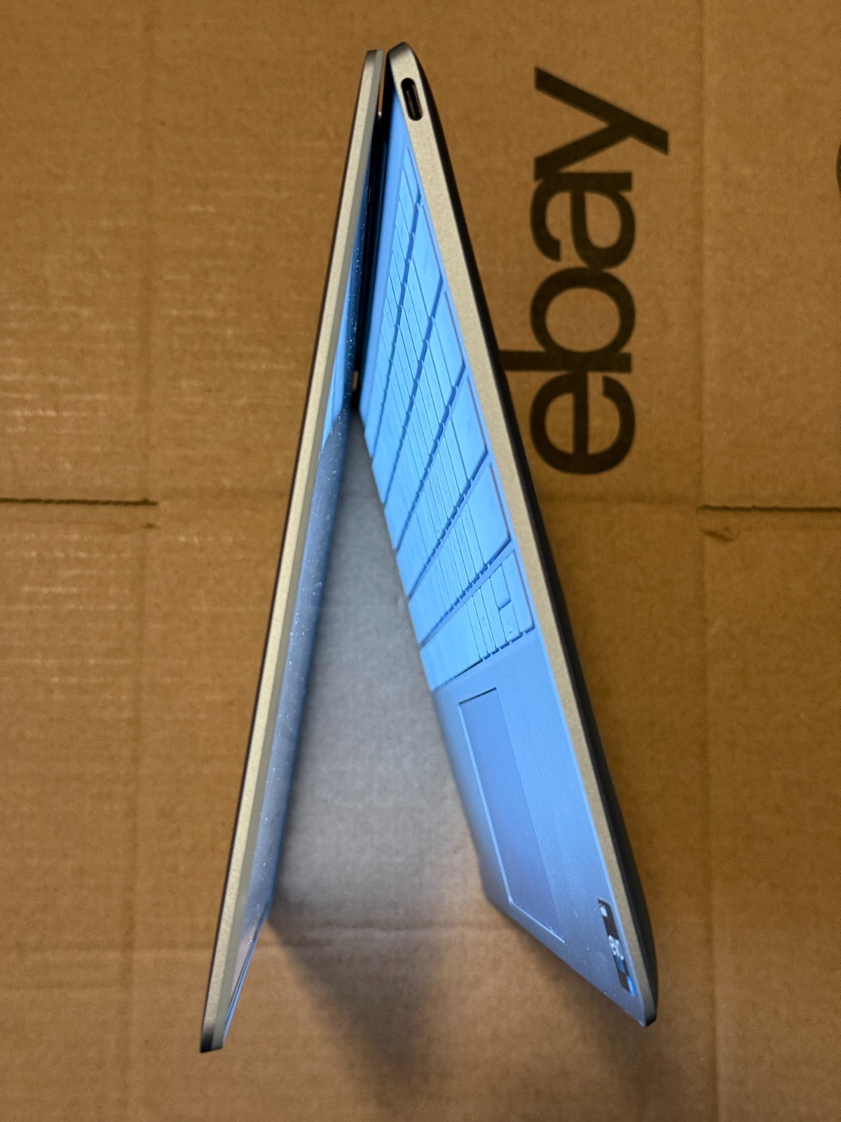 Dell XPS 9315 13.4″ FHD+ anti glare Laptop i7-1250u CPU 16gb DDR5 Ram 512gb SSD