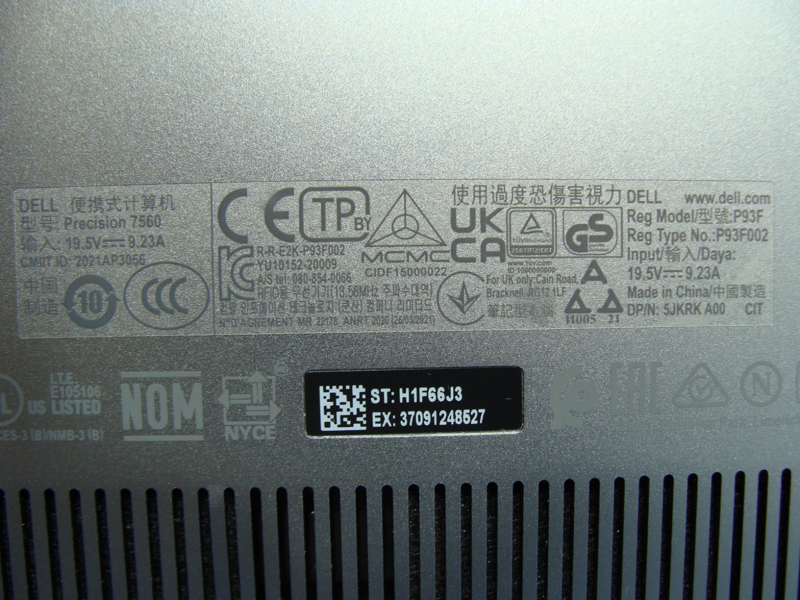 Dell Precision 7560 15.6″FHD xeon W-11955M 2.6Ghz 64GB 512GB W11P RTX A2000 4GB