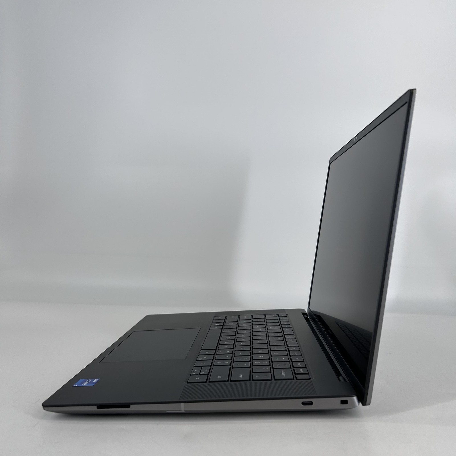 Dell Precision 5680 16 Gray FHD+ 2.5 GHz i7-13800H 16GB 512GB SSD RTX 2000 Ada