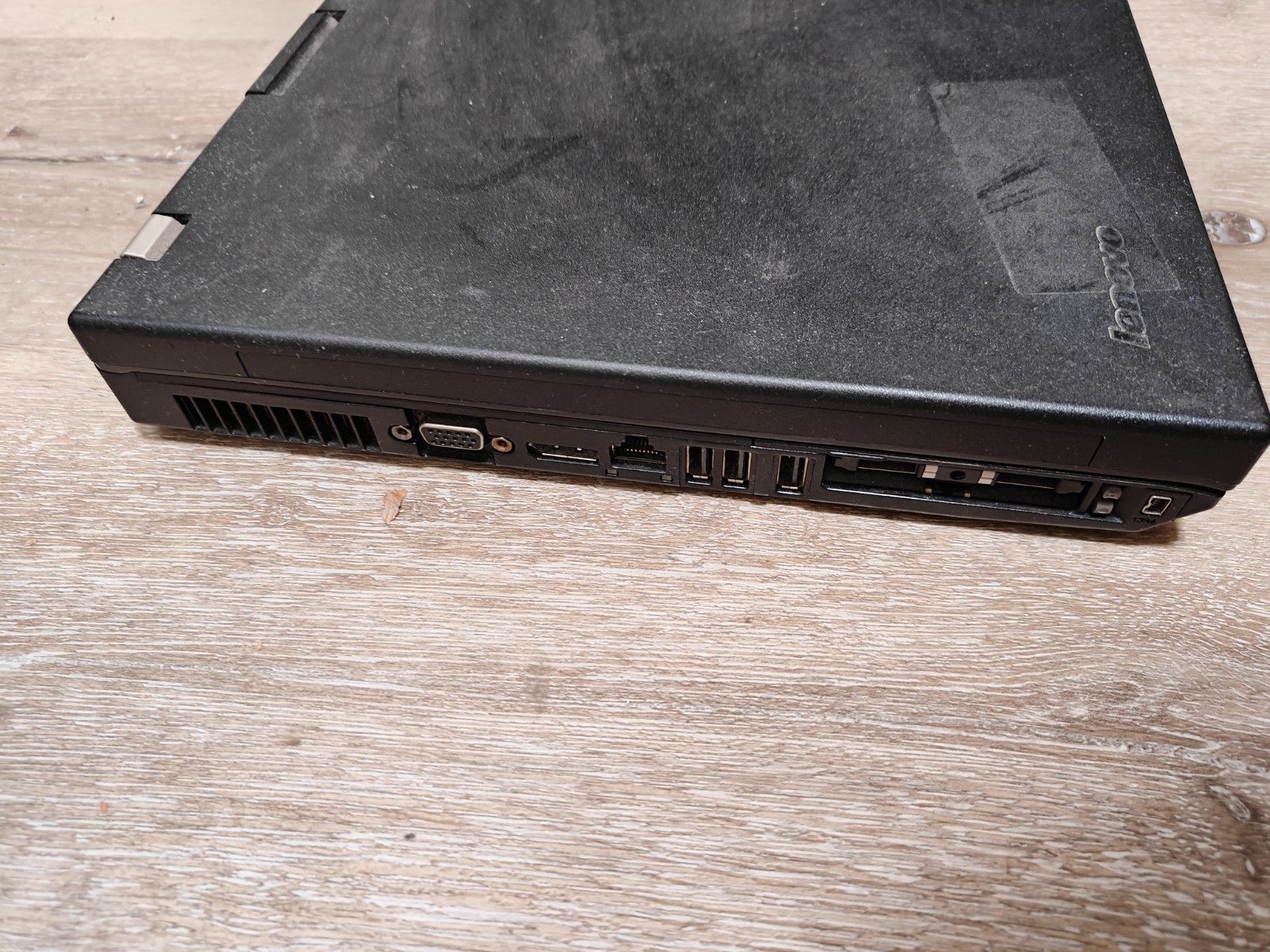 Lenovo R500 Widescreen Laptop Intel P8700 CPU, 8GB Ram, 250GB HDD