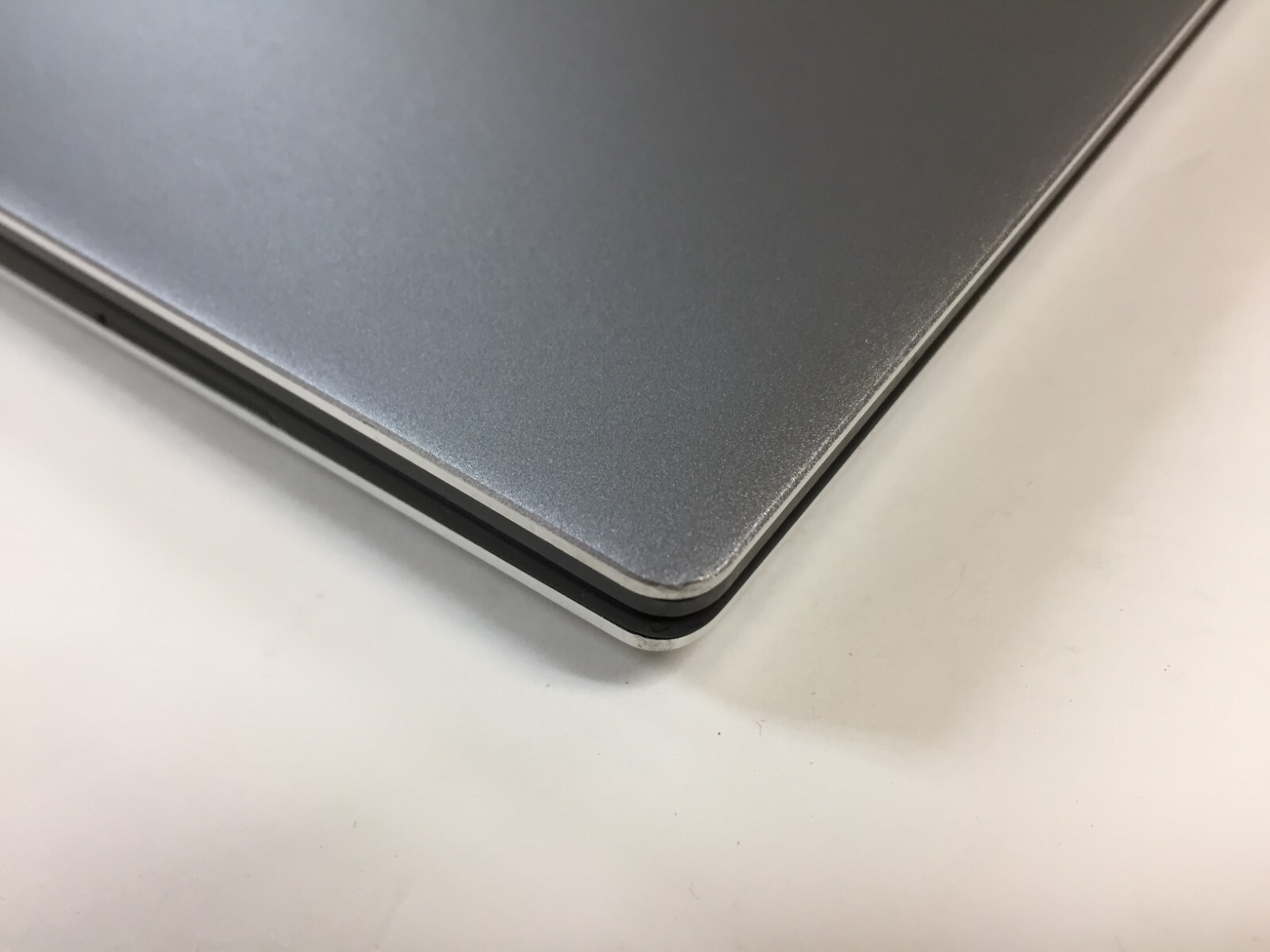 Dell XPS 13 9350 13.3″ Laptop/Intel i5-6200u/8GB RAM/128GB SSD/Win 10 H