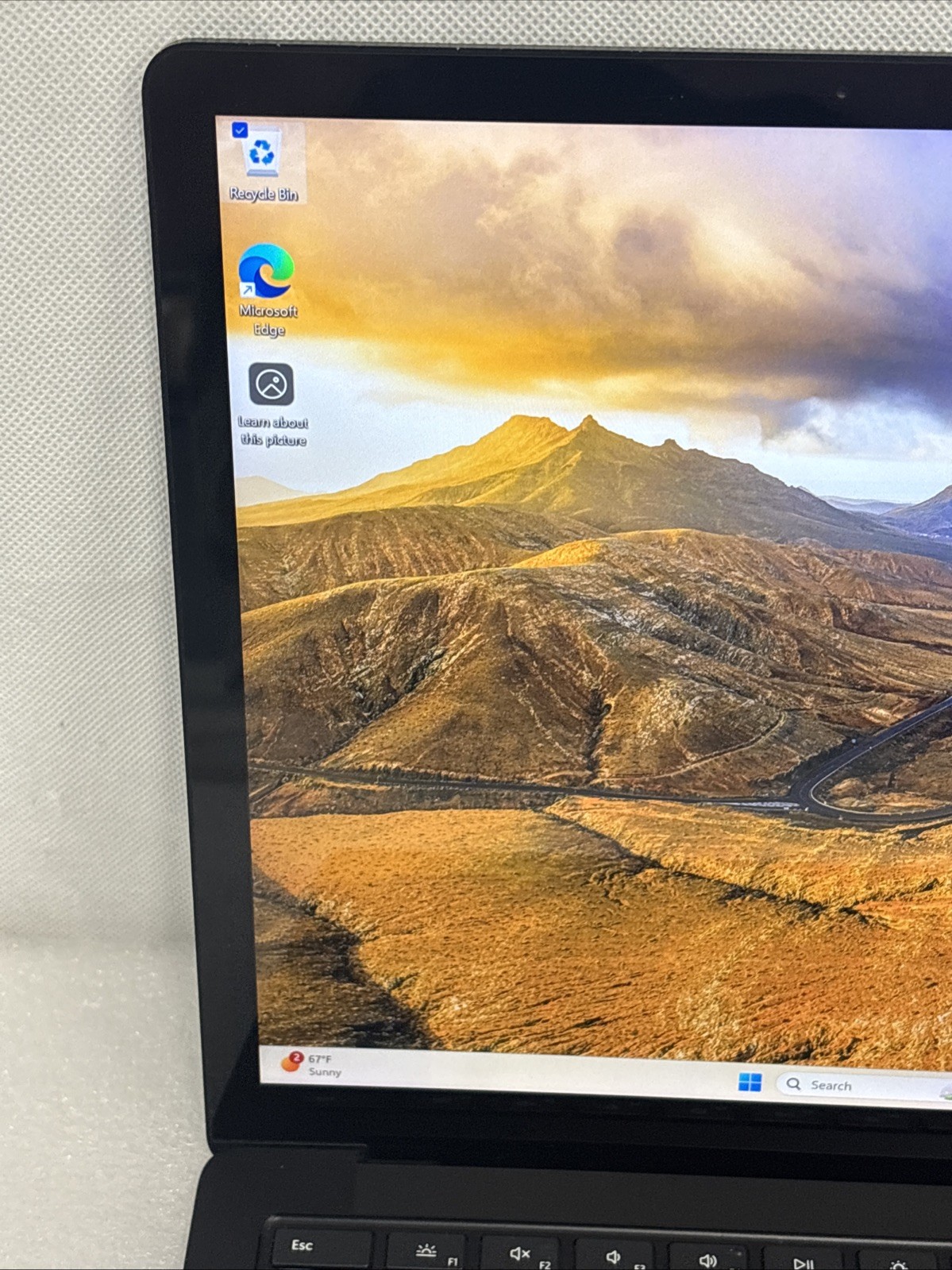 Microsoft Surface Laptop 5 13.5” (512GB, Intel Core i7-12th, 16GB) Black *Read*