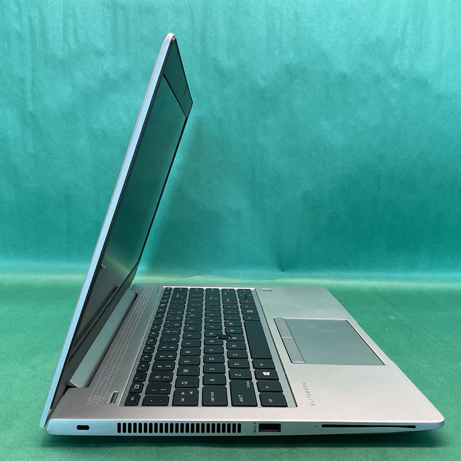 HP Elitebook 745 G5 AMD Ryzen 7 Pro 2700U – Powers On – NO HARD DRIVE- Untested