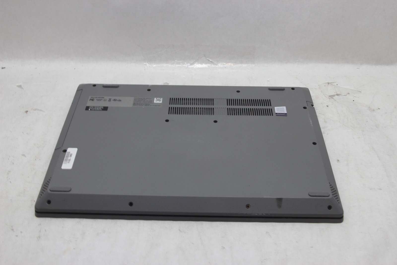 Lenovo IP L340-15API 15.6″ Laptop AMD R5 3500U 8 GB RAM 256 GB SSD No Charger