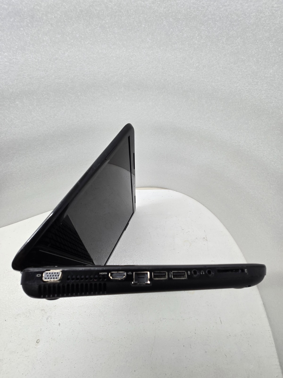 HP Pavilion g6-2010nr 15.6” Laptop Intel i3-2350M @2.30GHz 4GB No HDD NO OS (FL)