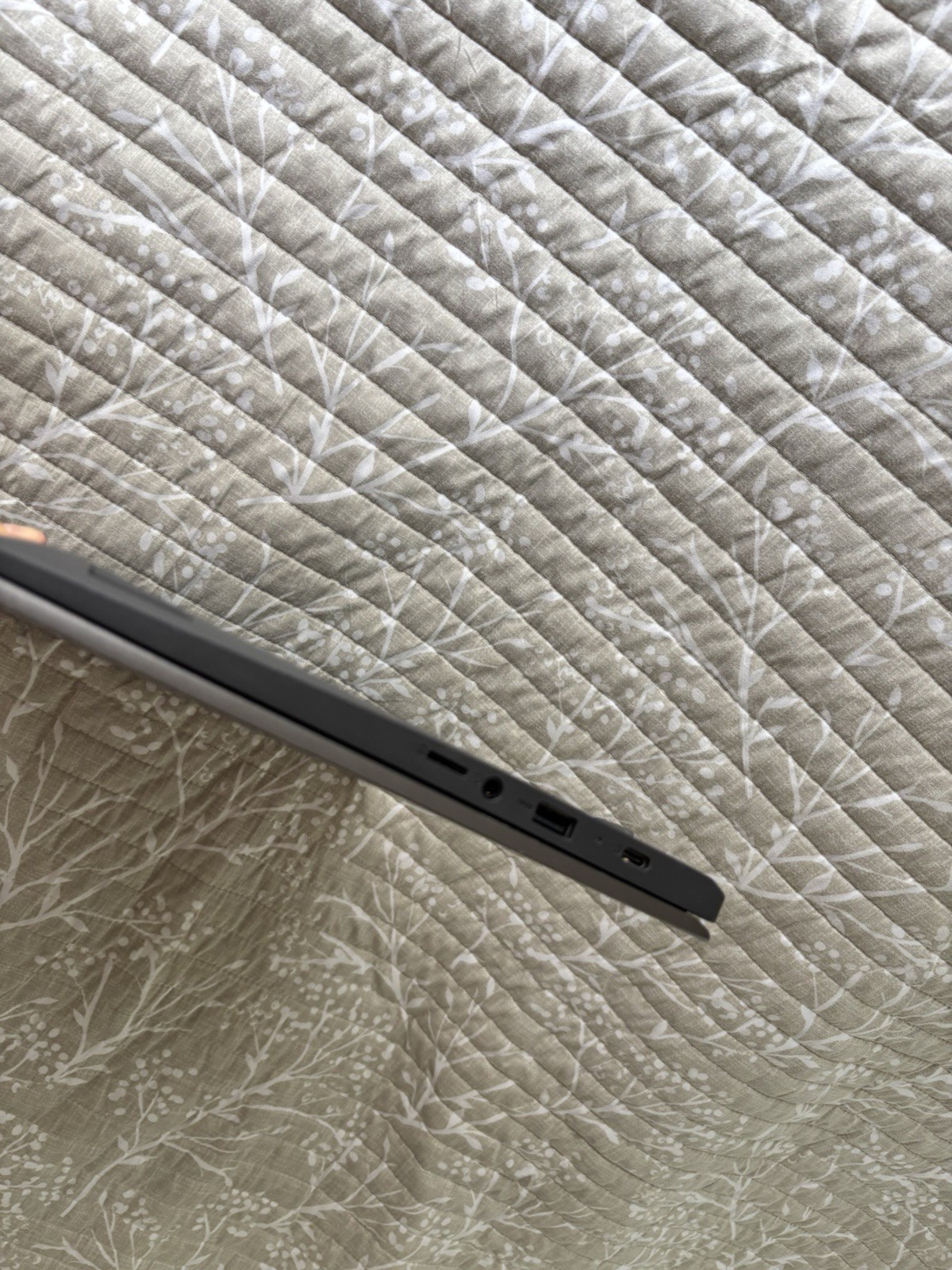 Lenovo Chromebook 14″ Intel Celeron Chrome OS Gray Built-In Webcam