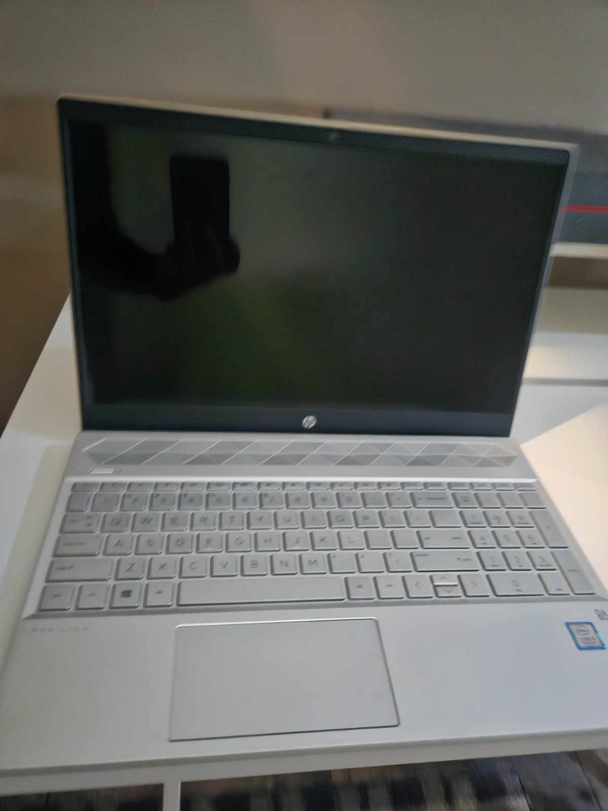 HP Pavilion 15-eg0021nr 15.6″ (Intel Core i7-1165G7, 512GB SSD, 16GB RAM) Laptop