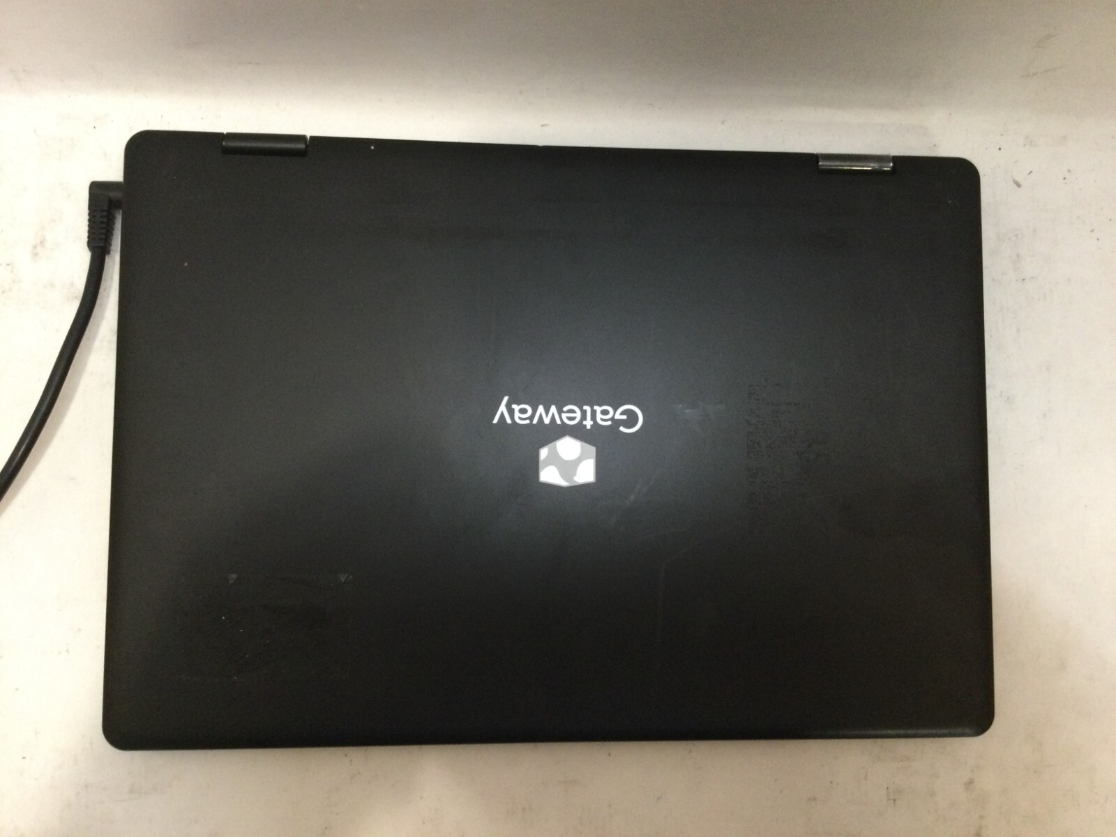 Lenovo IdeaPad 3 14ITL05 14″ / Intel Core i3 1115G4 @ 2.00GHz / (CRACKED!) MR