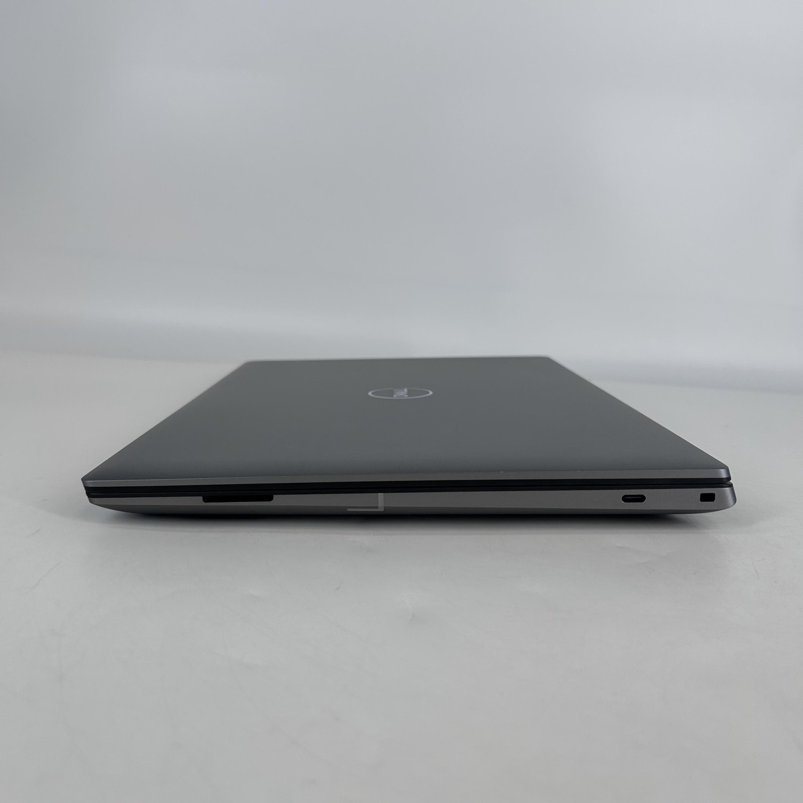 Dell Precision 5680 16 Gray FHD+ 2.5 GHz i7-13800H 16GB 512GB SSD RTX 2000 Ada