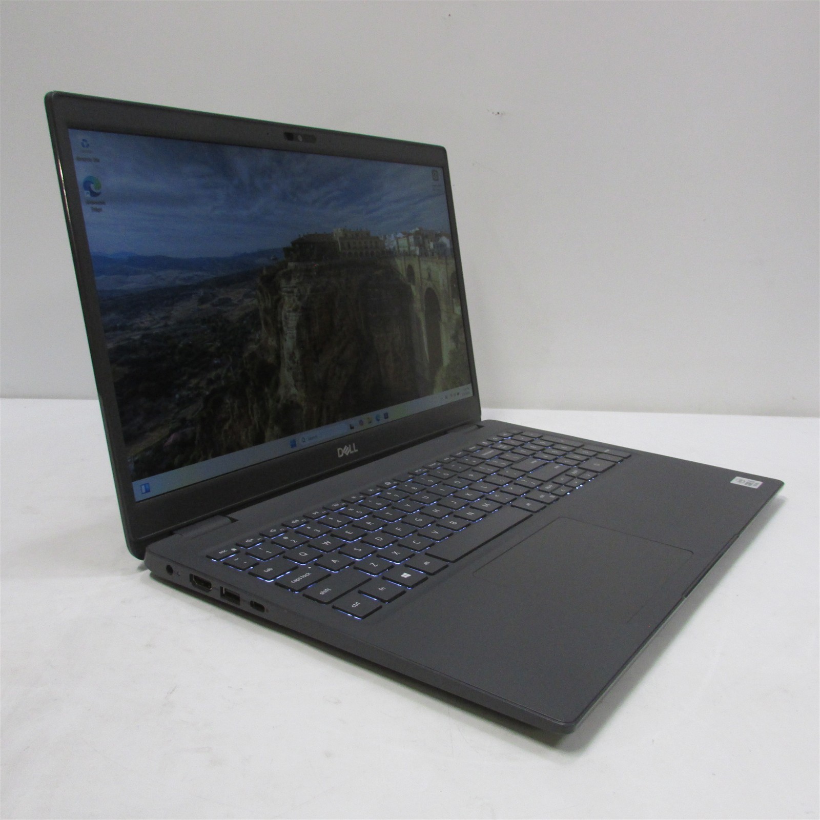 Dell Latitude 3510 i5-10210U 1.6GHz 16GB RAM 256GB NVME 15.6″ Win11 Pro COSM DMG