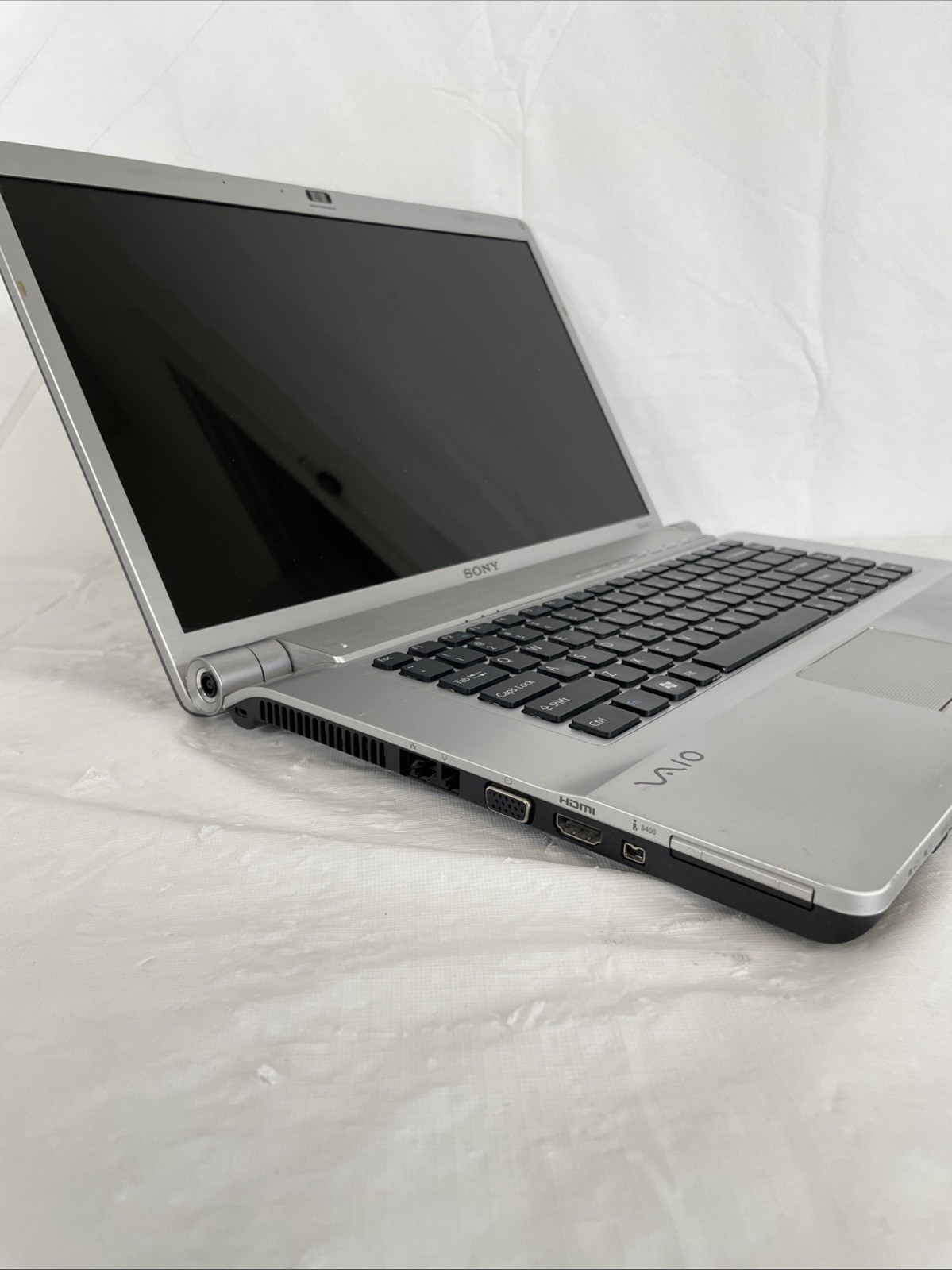 Sony VAIO VGN-FW140E Laptop | Intel Core 2 Duo 2.26 GHz | 4 GB RAM | No HDD | BB