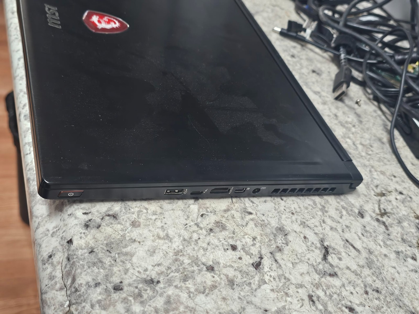 MSI Gaming Laptop GS63VR 7RF i7-7700HQ GTX 1060 16GB RAM WIFi – Works Special