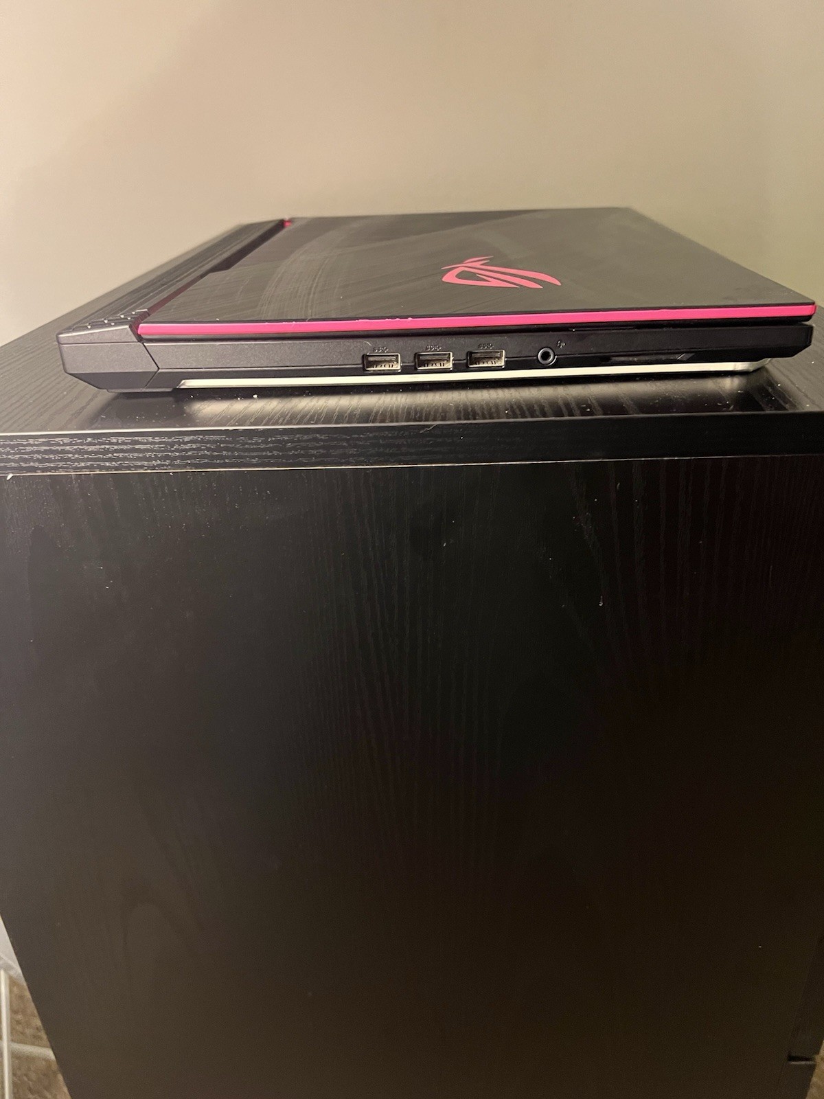Gaming Laptop: Black ASUS ROG Strix G15 with 15.6 with Mouse And Mousepad