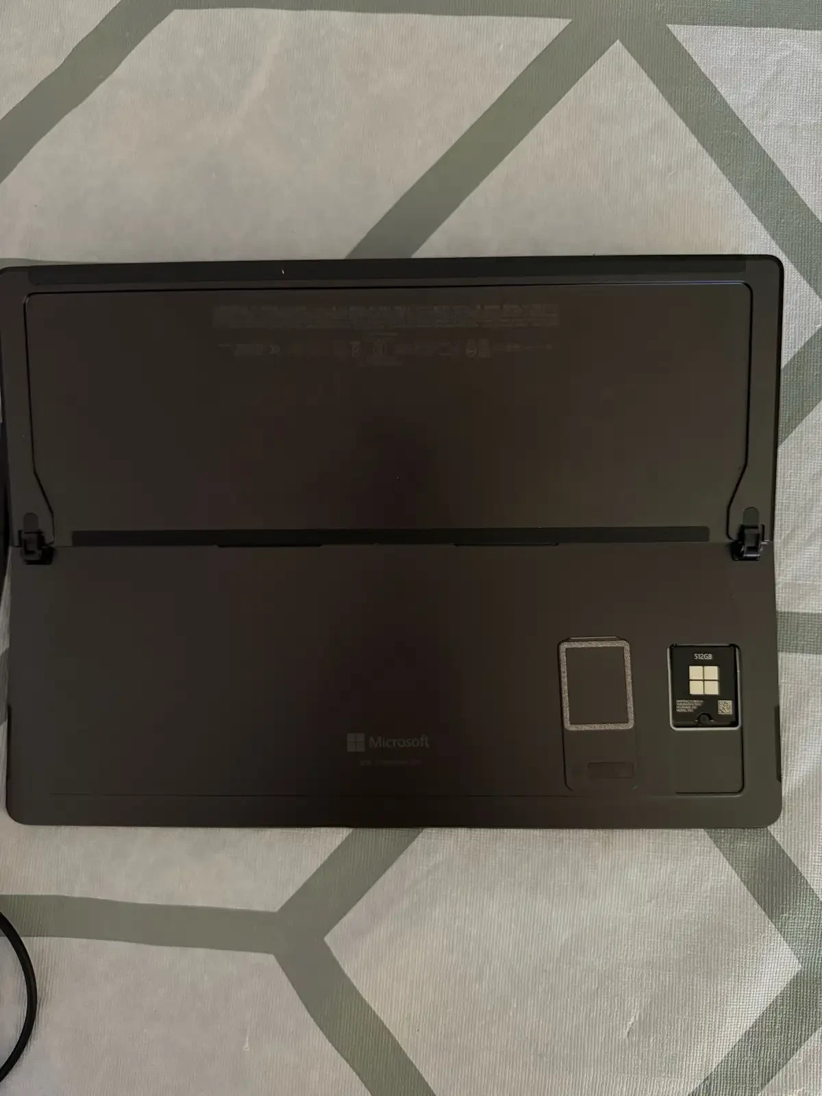 Surface Pro 11 OLED 16GB/512GB + Pen 2, Keyboard, Case, Screen prot – Like new