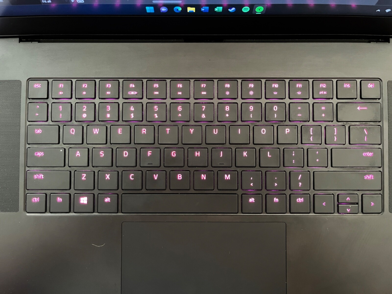 Razer Blade 15.6″ FHD (1TB SSD , Intel Core i7 10th Gen., 5.10GHz, 16GB) Gaming