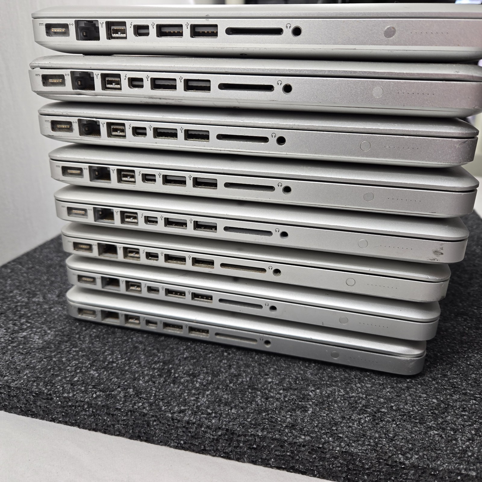 Lot of (8) Apple MacBook Pro A1278 intel i5 2.3 & 2.5 – Mixed Ram & HDD – PARTS