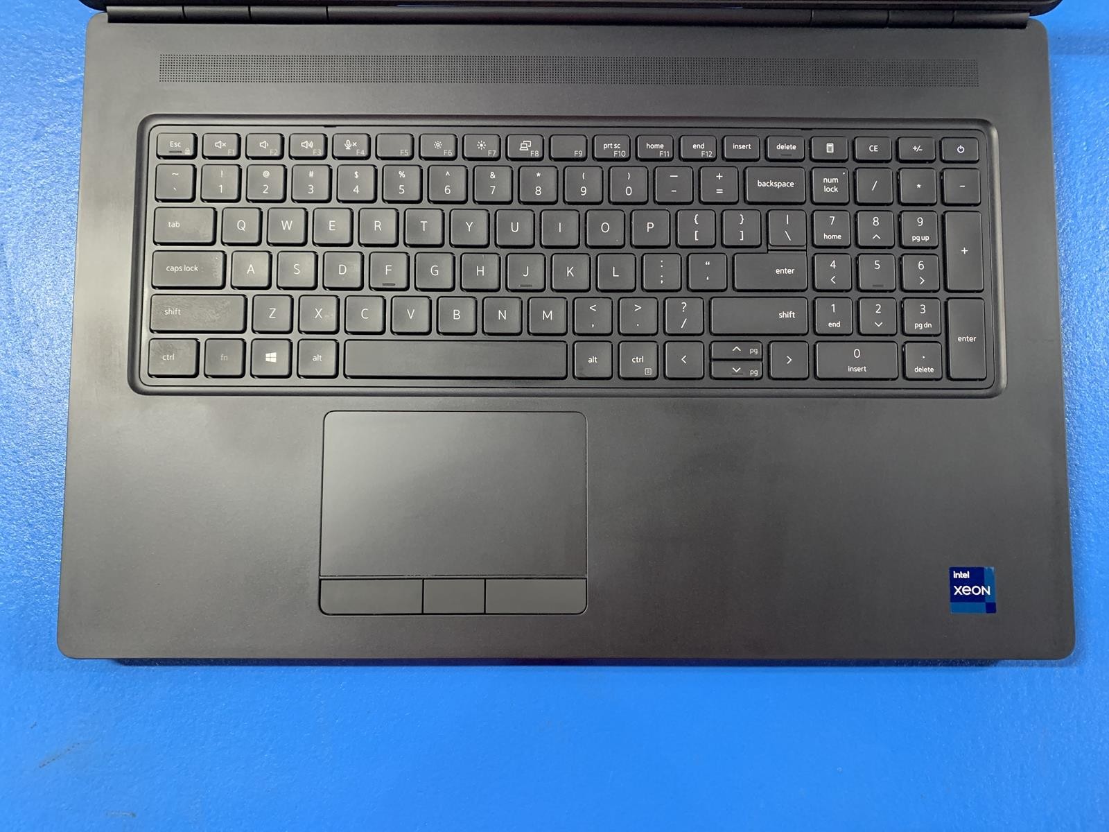Dell Precision 7760 Xeon W-11855M 3.20GHz 32GB DDR4 Nvidia RTX A4K NO HDD NO OS