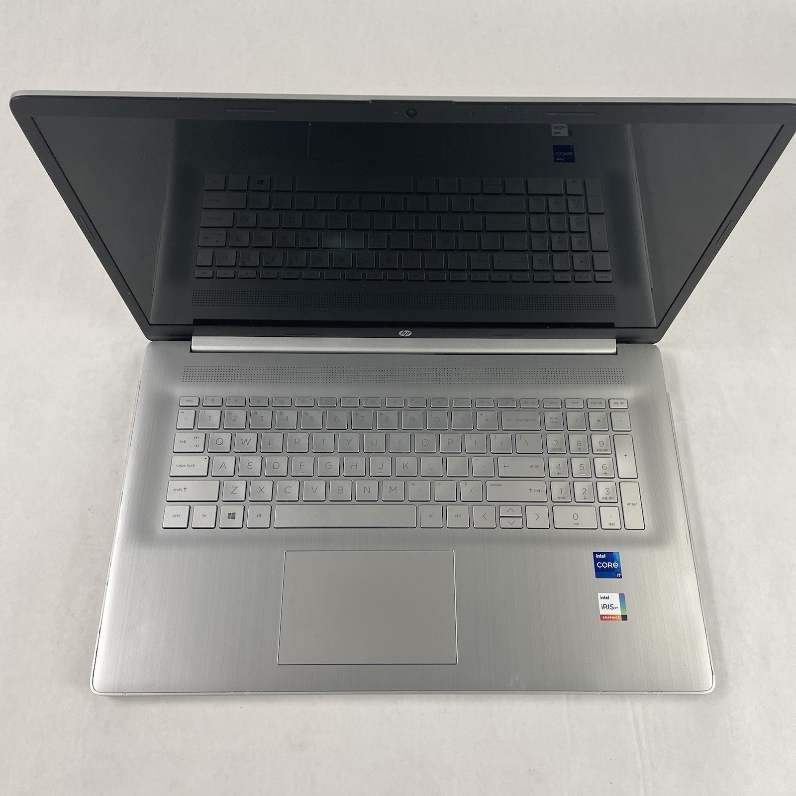 HP 17+-cn000 17.3″ i7-1165G7 2.80 GHz 8 GB RAM No SSD No OS – Bad Corners