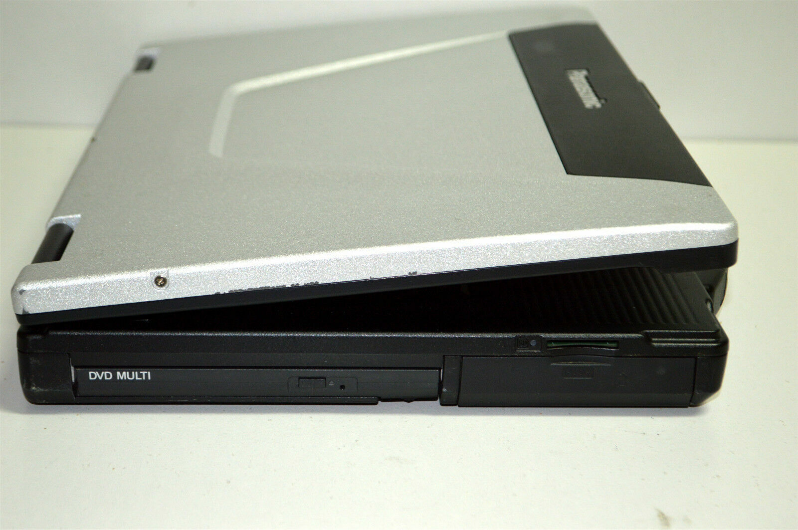 Panasonic Toughbook CF-52 i3-330m 2.13GHz 8GB 512SSD/ WIN10 PRO 32BIT