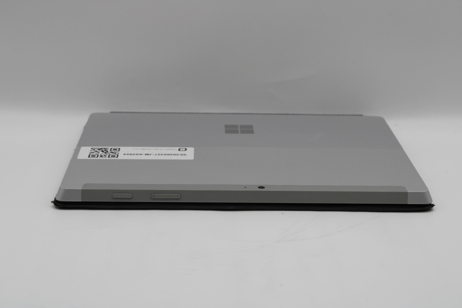 Microsoft Surface 3 WiFi + LTE _ Atom 7-Z8700 @ 1.6 _ 4GB / 128GB _ No OS