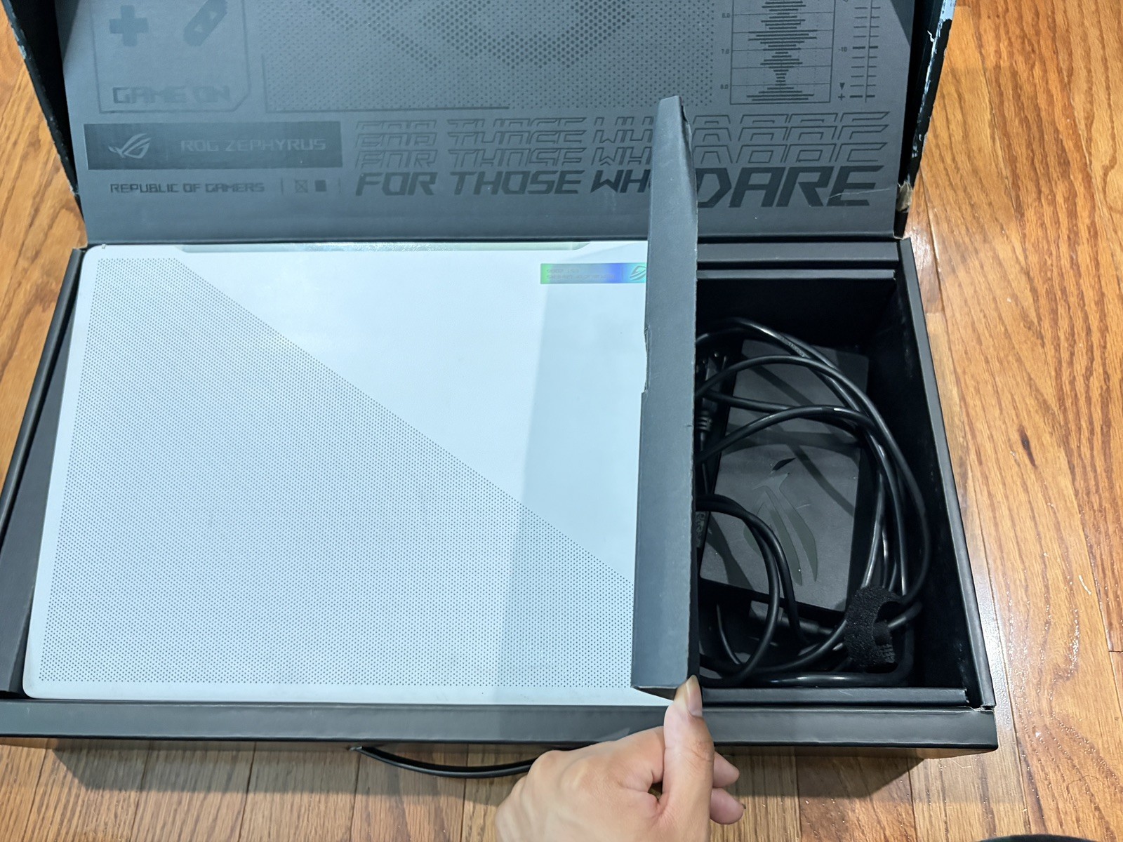 ASUS – ROG Zephyrus G14 (GA402XV) 165Hz Gaming Laptop AMD R9 RTX 4060 512GB