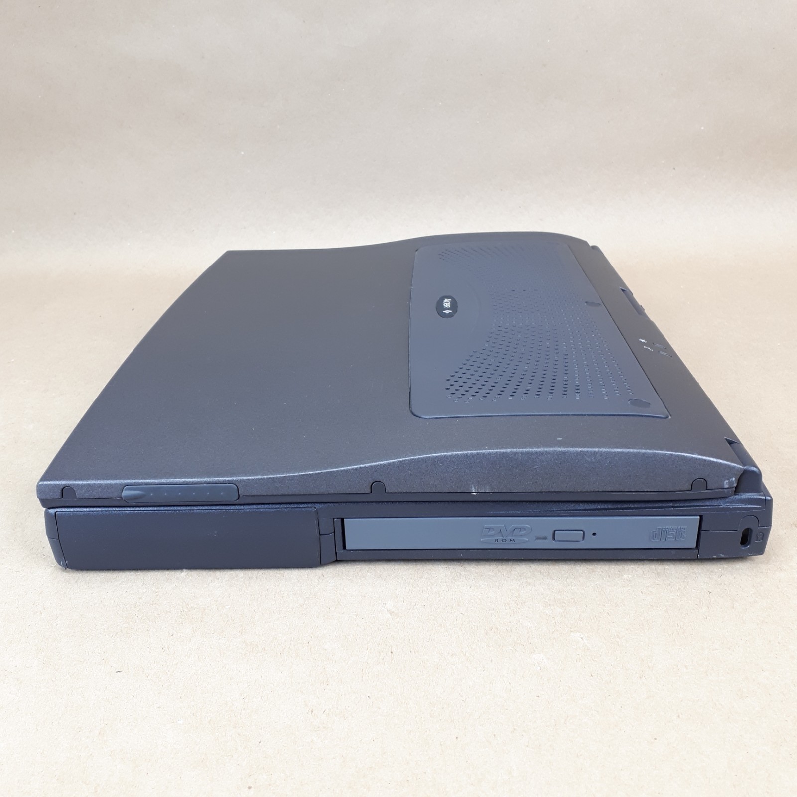 Vintage Acer TravelMate 737TLV 15” Laptop Pentium III 256MB RAM Boot/BIOS No HDD