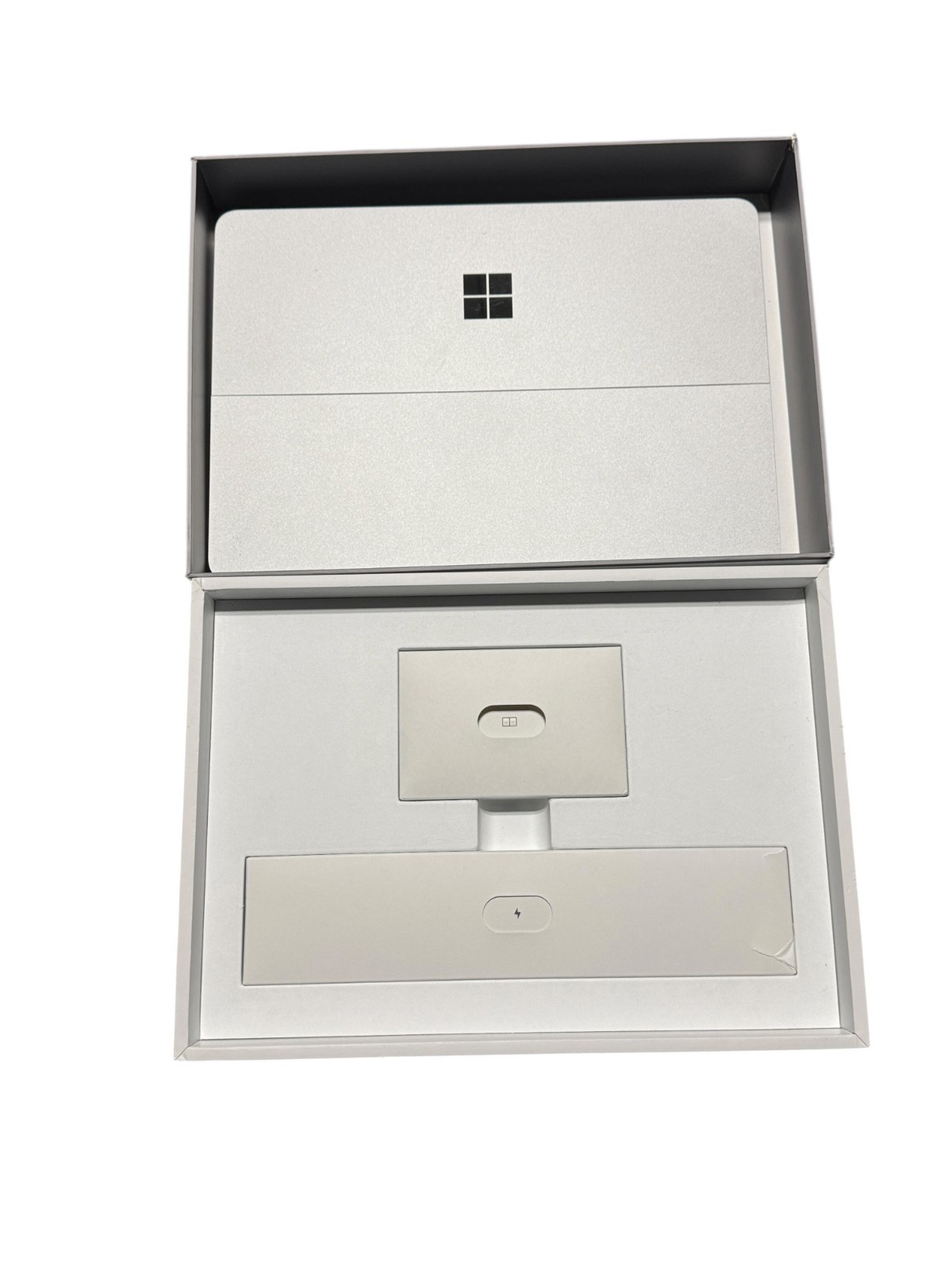 Microsoft Surface Laptop Studio 14.4” i7 32GB 2TB-Defective Battery – FOR PARTS