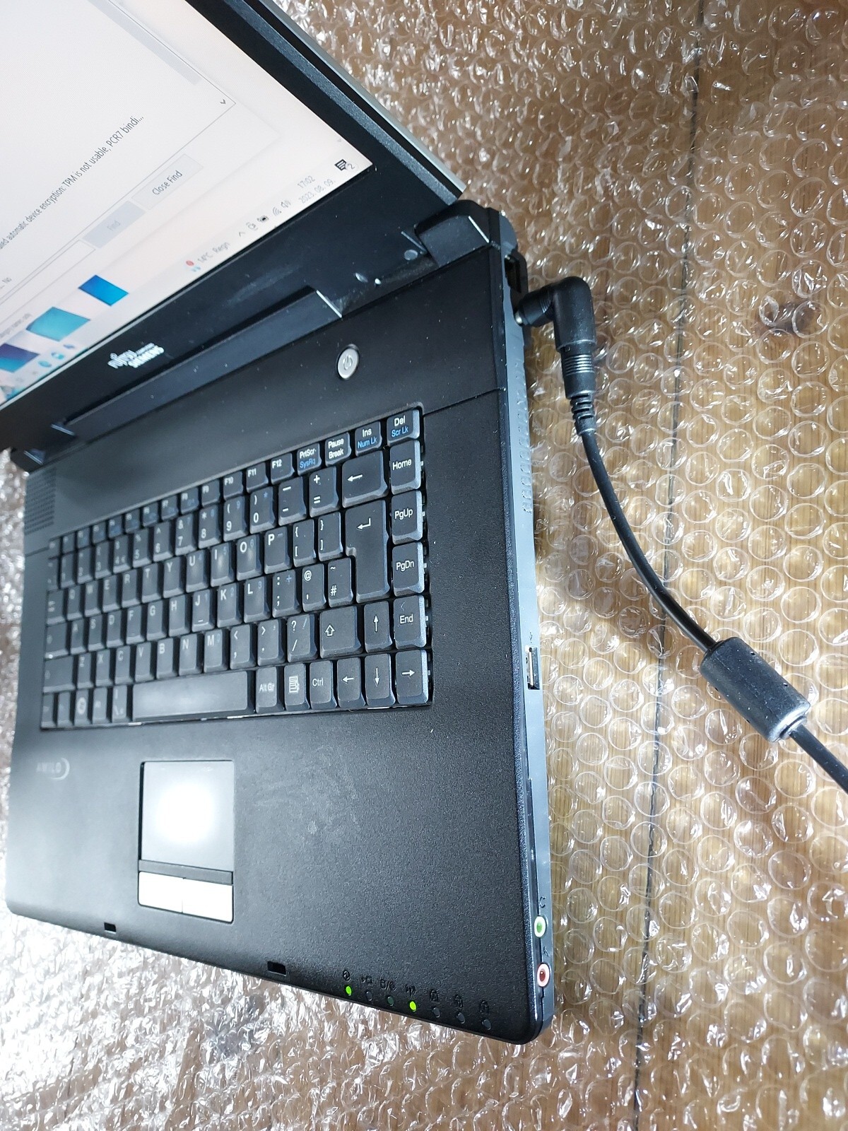 Fujitsu Siemens Amilo LI 1705 Laptop