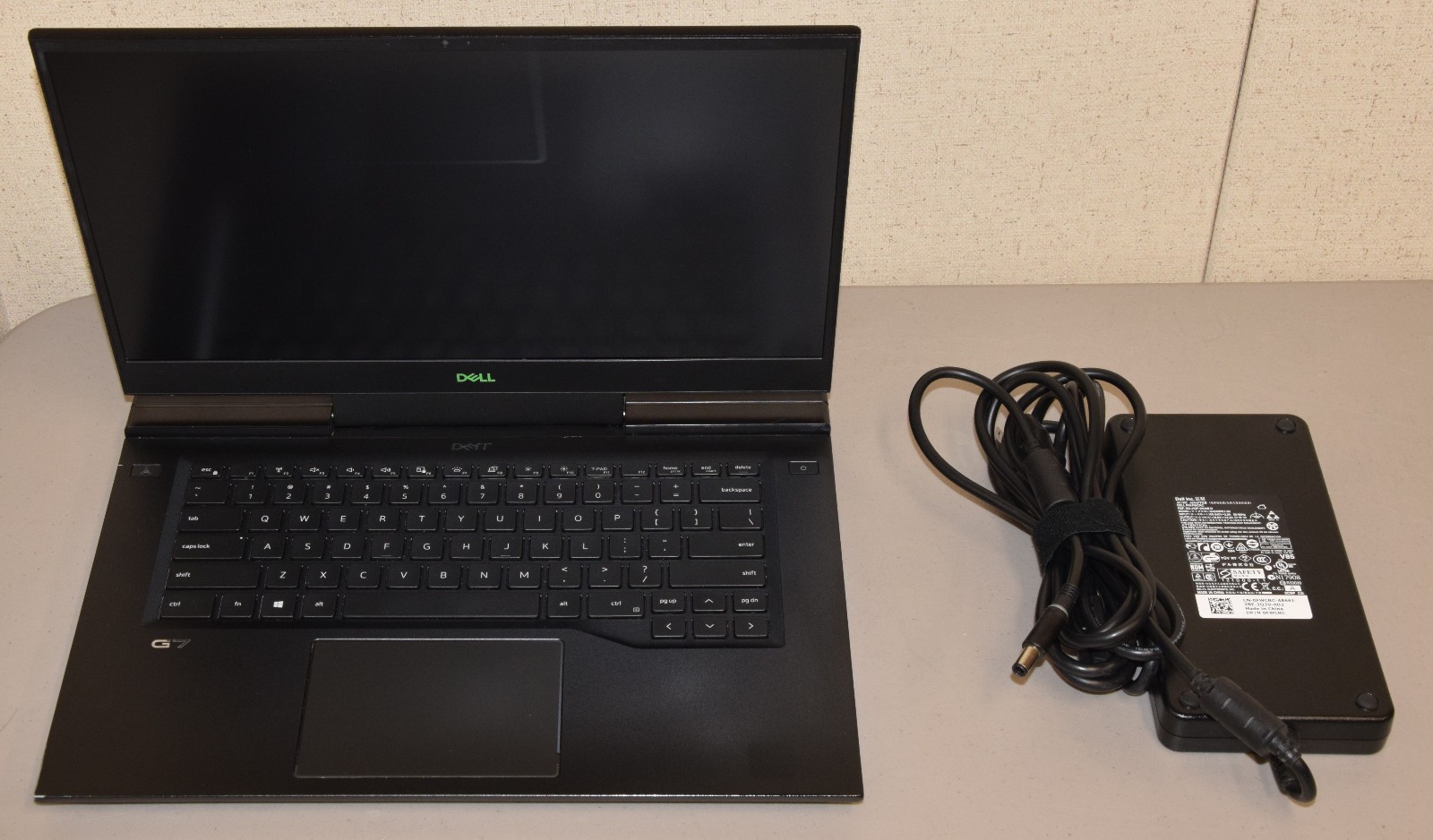 Dell G7 7500 15.6″ i7-10750H 6-Core 1TB NVMe SSD 32GB GeForce RTX 2070 RGB 144Hz