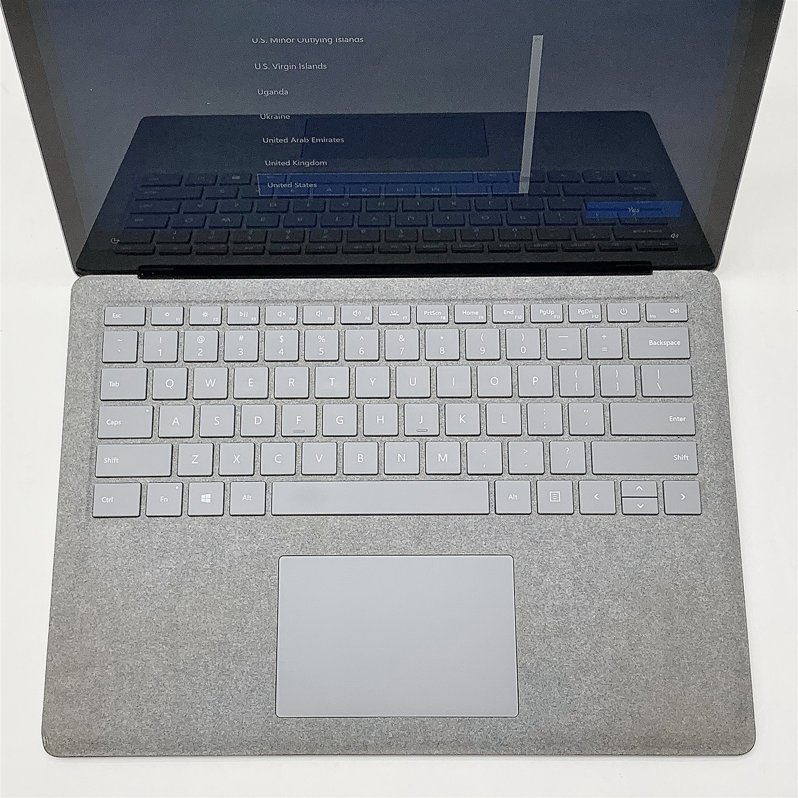 Microsoft Surface Laptop Intel Core i7 7660U 2.50GHZ 13.3″ 16GB 512GB Windows 10