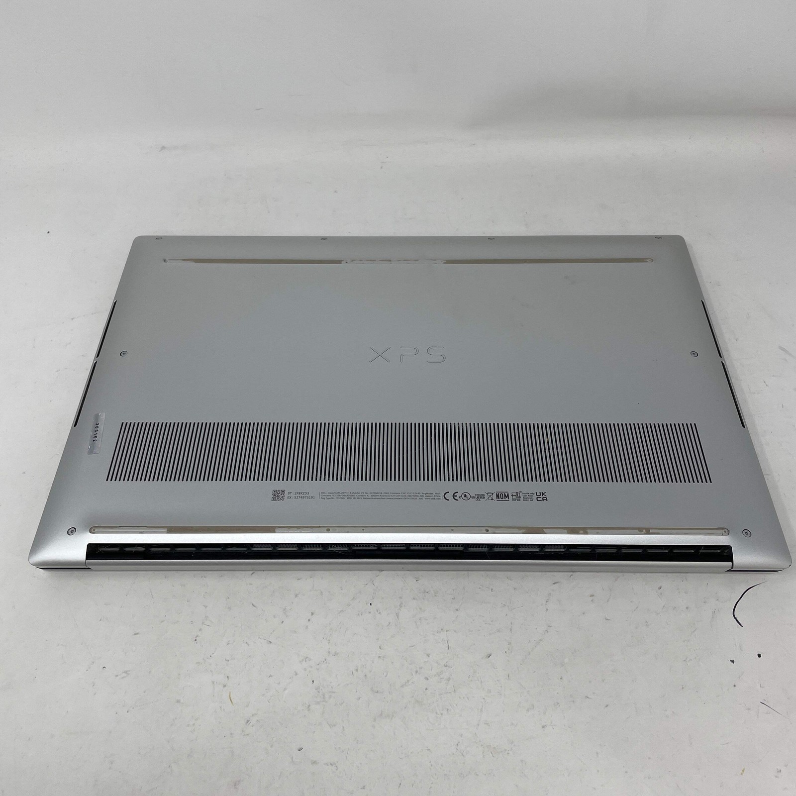 Dell XPS 9510 15.6″ i9-11900H 2.5GHz 16GB RAM 1TB SSD GeForce RTX 3050 Ti