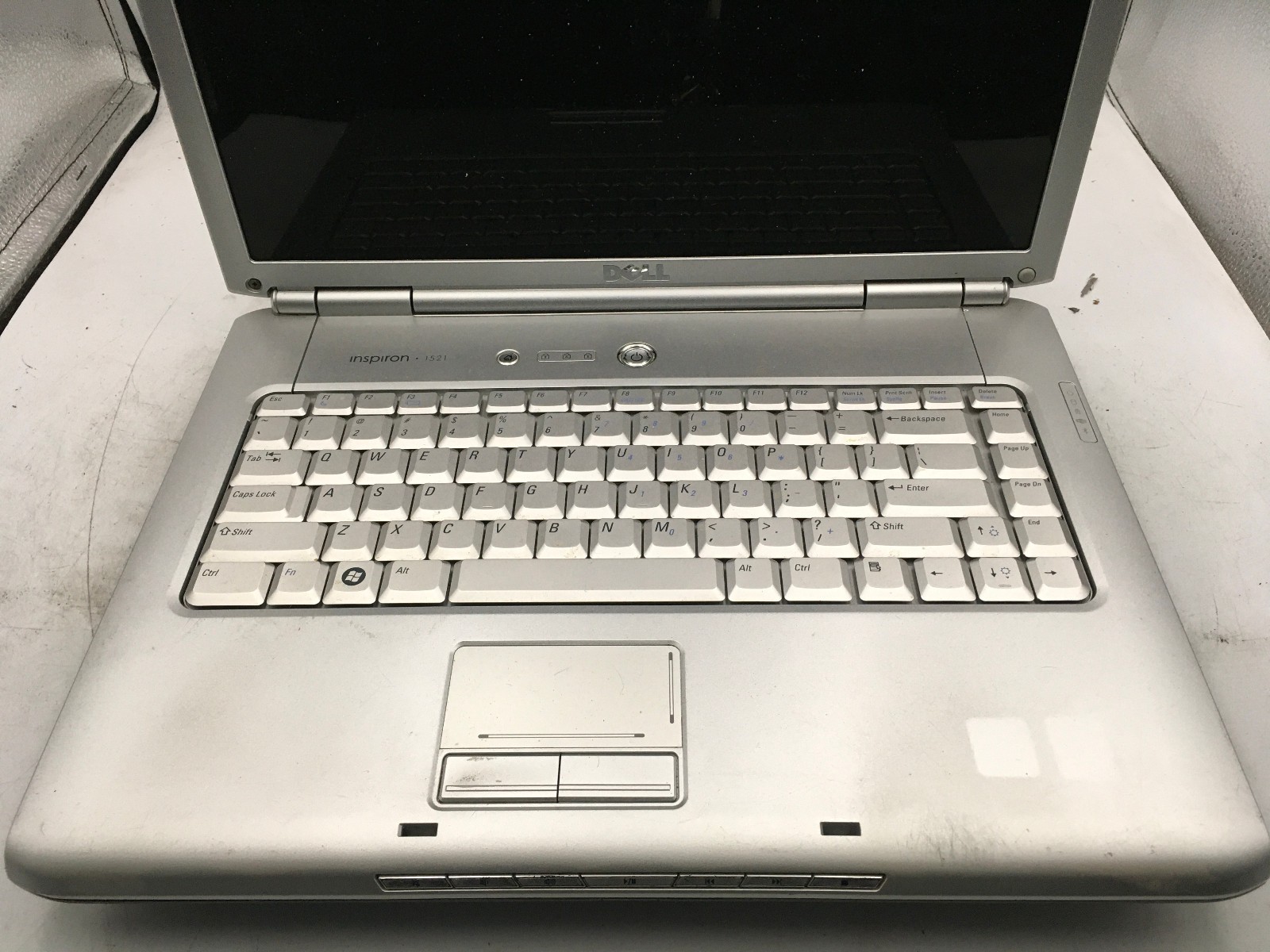 DELL INSPIRON 1520 – FOR PARTS/NO POWER – INTEL CORE 2 DUO – 1GB RAM – 15″ – BB