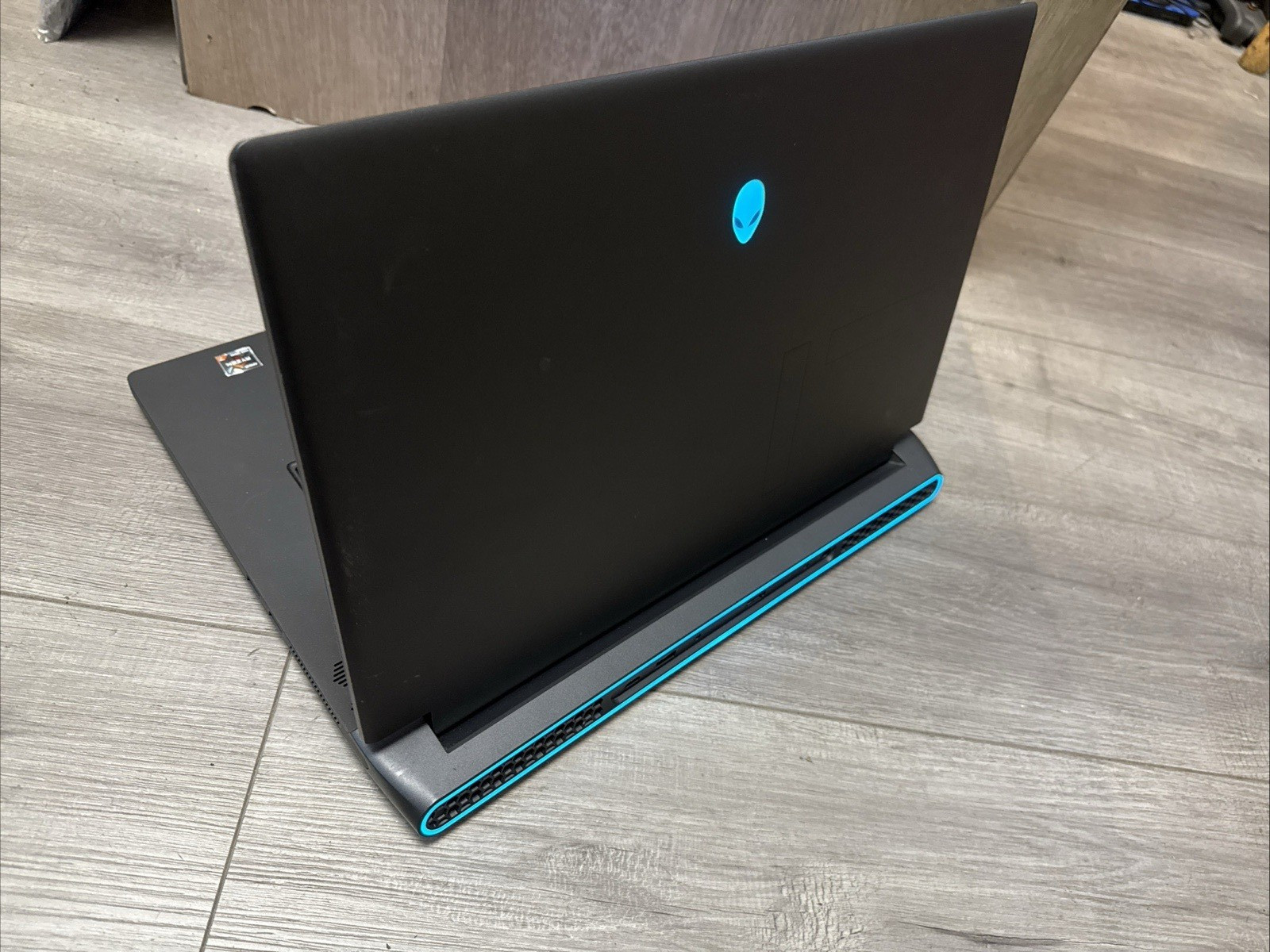 Dell Alienware m17 Ryzen Edition R5 Laptop (2022), 17.3″ 1920×1080 FHD, Ryzen