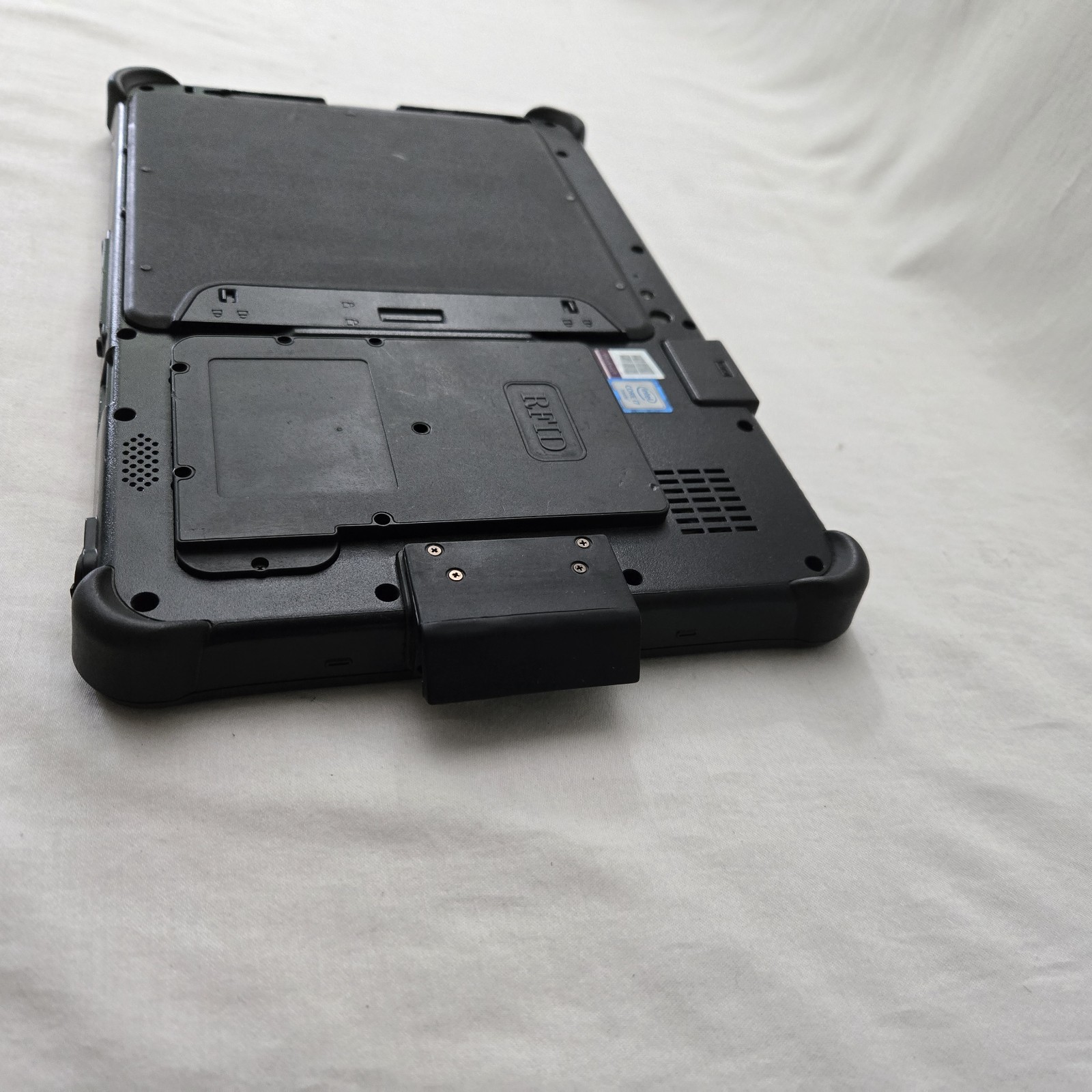 GETAC F110 G3 Rugged Tablet i7-6500U 2.50GHz 256GB SSD 16GB Ram Win10P — LOOK