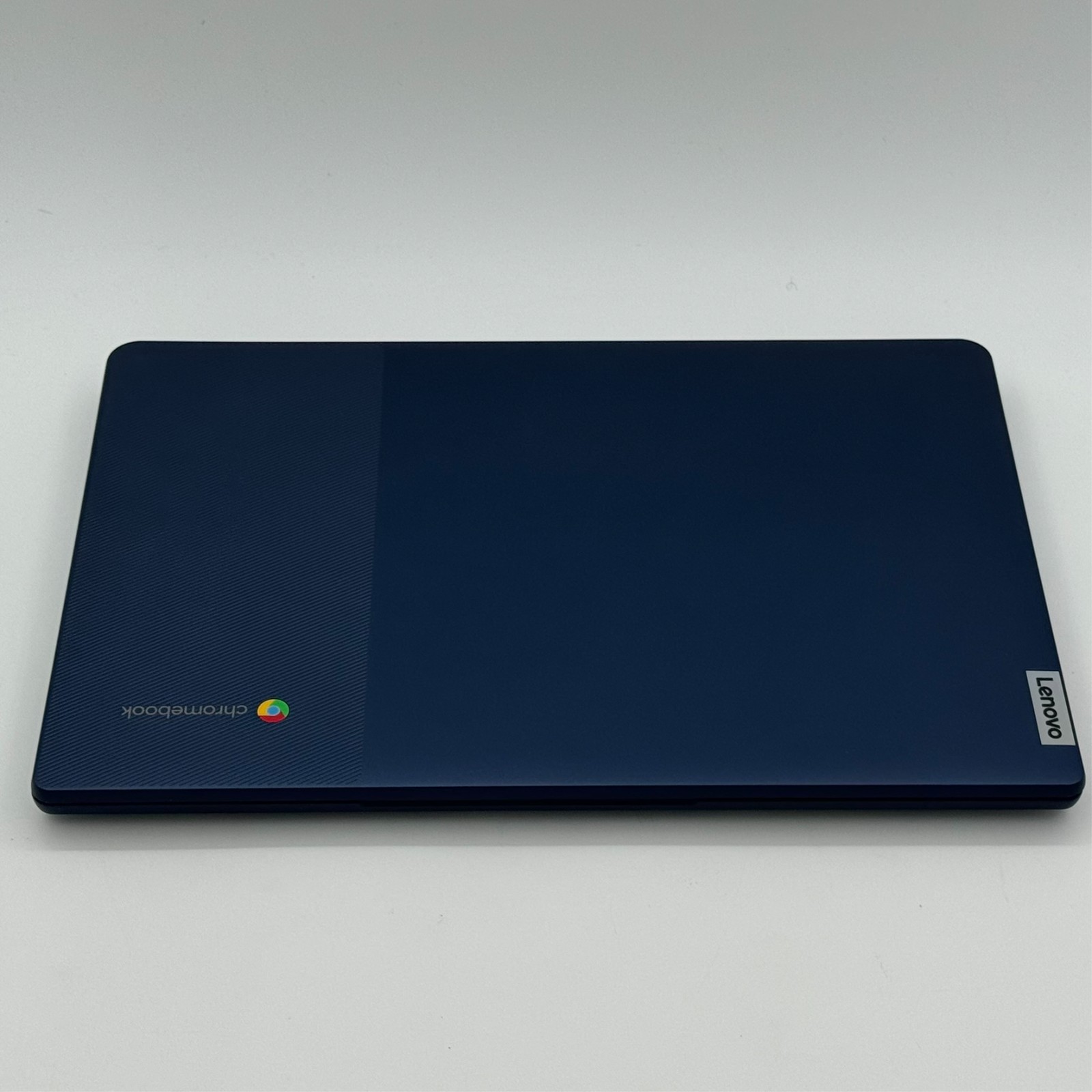 Lenovo IdeaPad Slim 3 Chromebook 14″ FHD MediaTek 8-Core 4GB 64GB Abyss Blue
