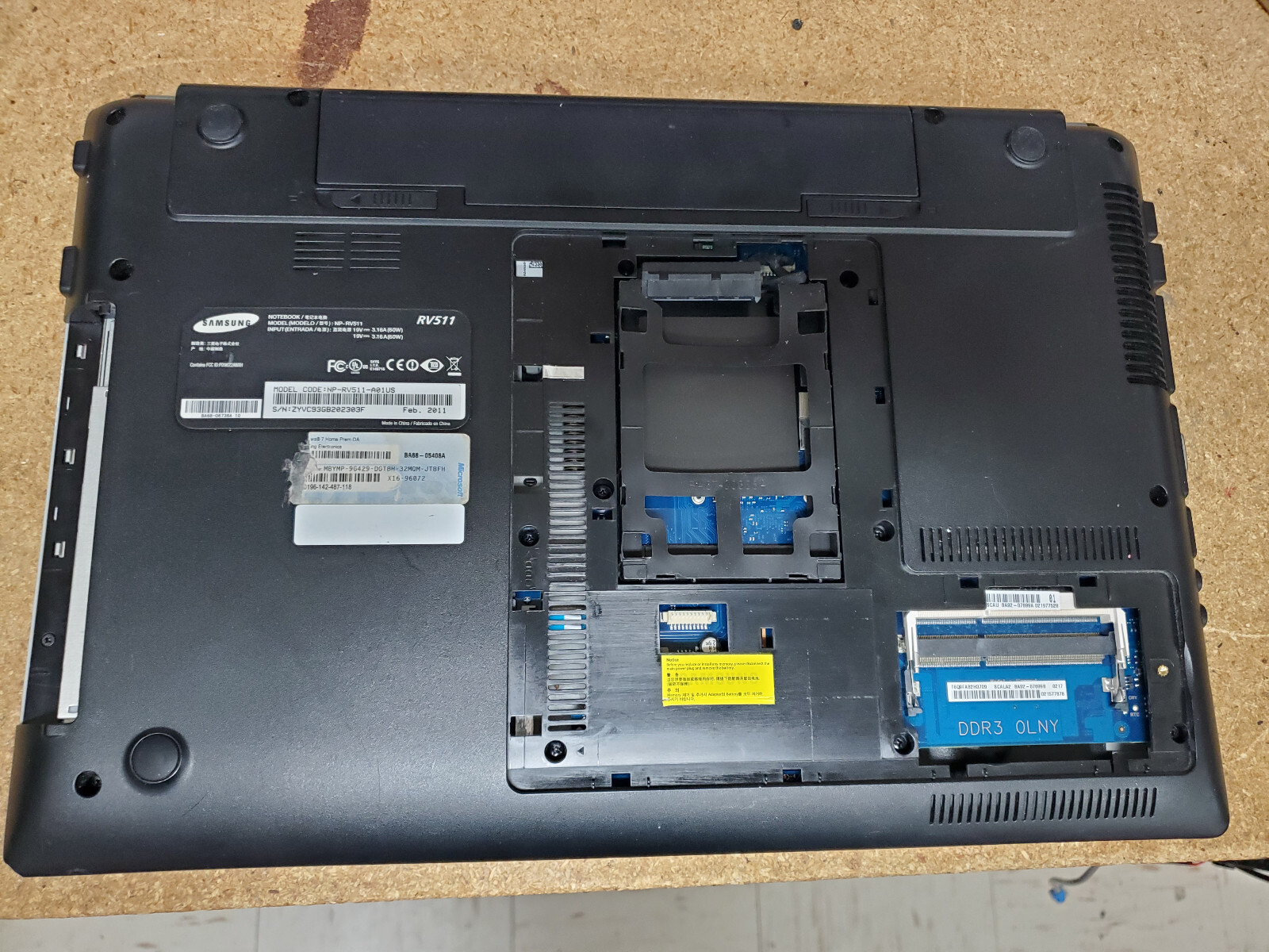 Samsung NP-RV511-A01US Laptop 15″ Intel Core i3 1st Gen READ for parts