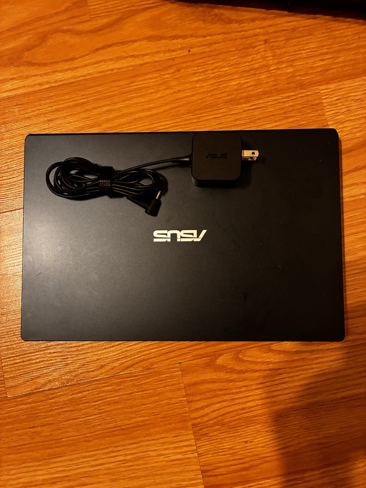 ASUS VivoBook 14″ Intel Celeron 4GB 64GB eMMC Windows Black + Charger